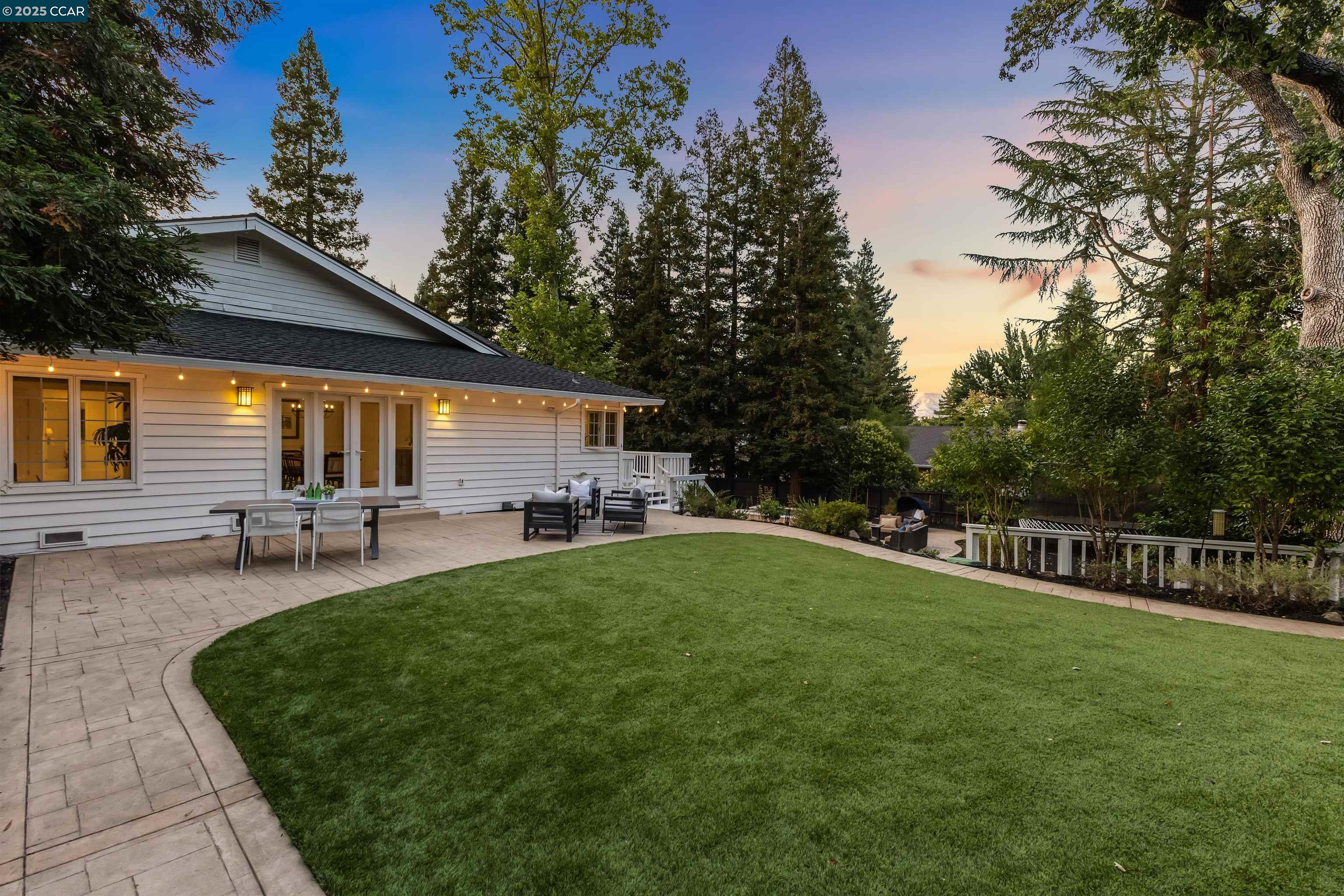 195 Whispering Trees Ln