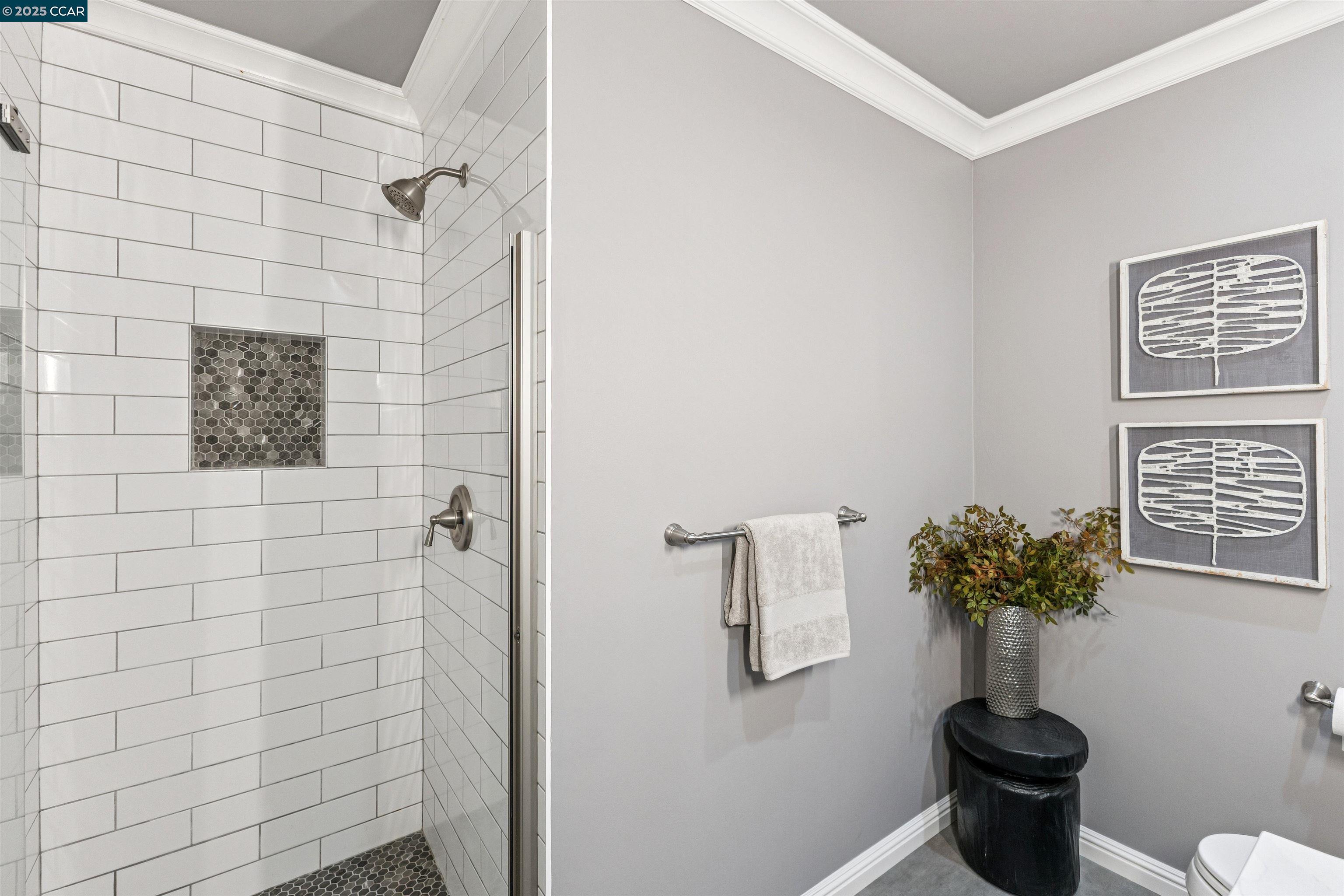 195 Whispering Trees Ln