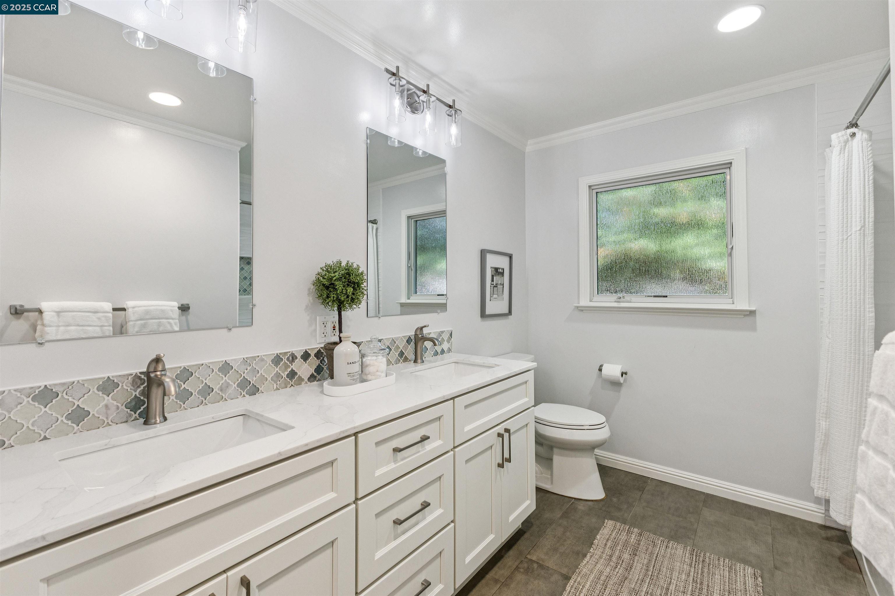 195 Whispering Trees Ln