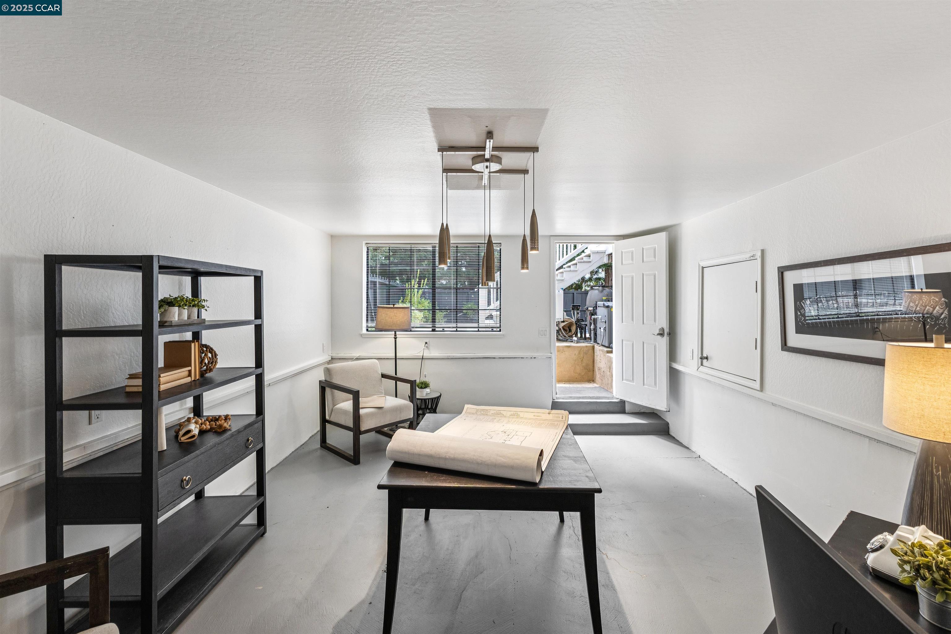 195 Whispering Trees Ln