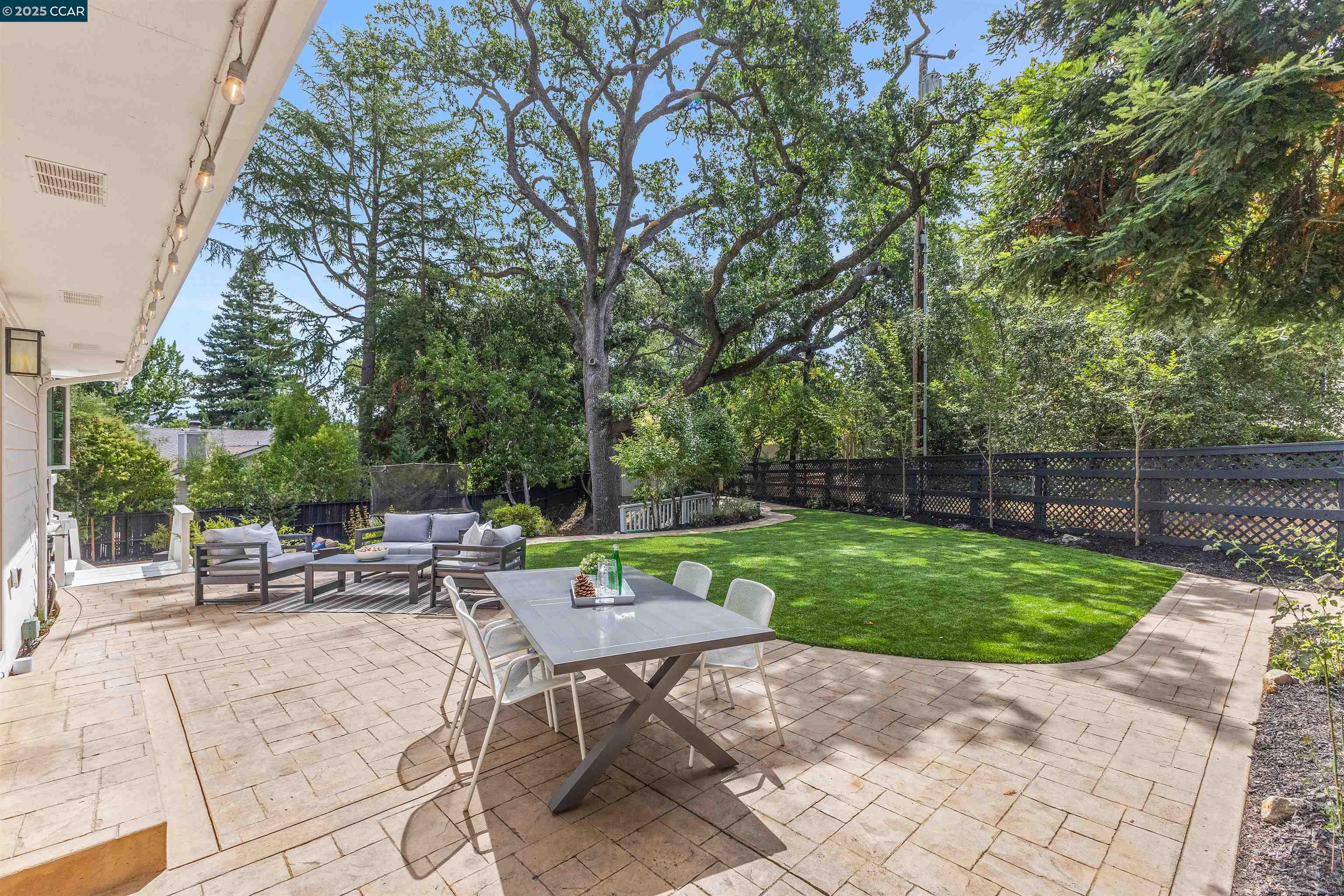 195 Whispering Trees Ln