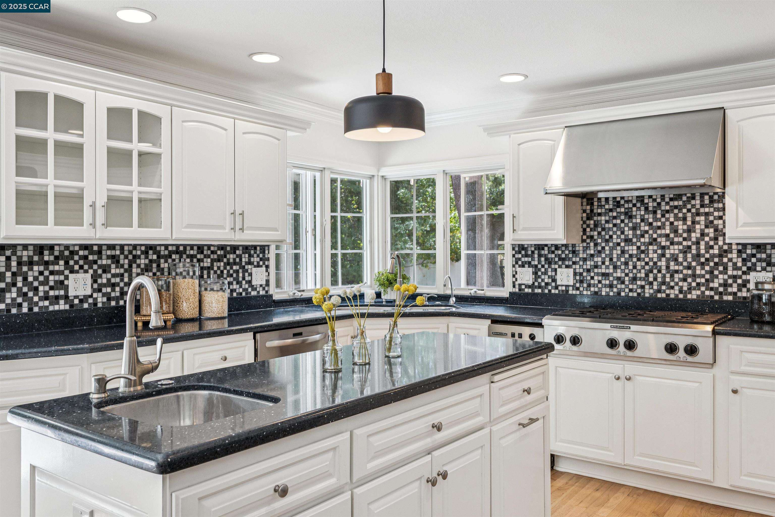 195 Whispering Trees Ln