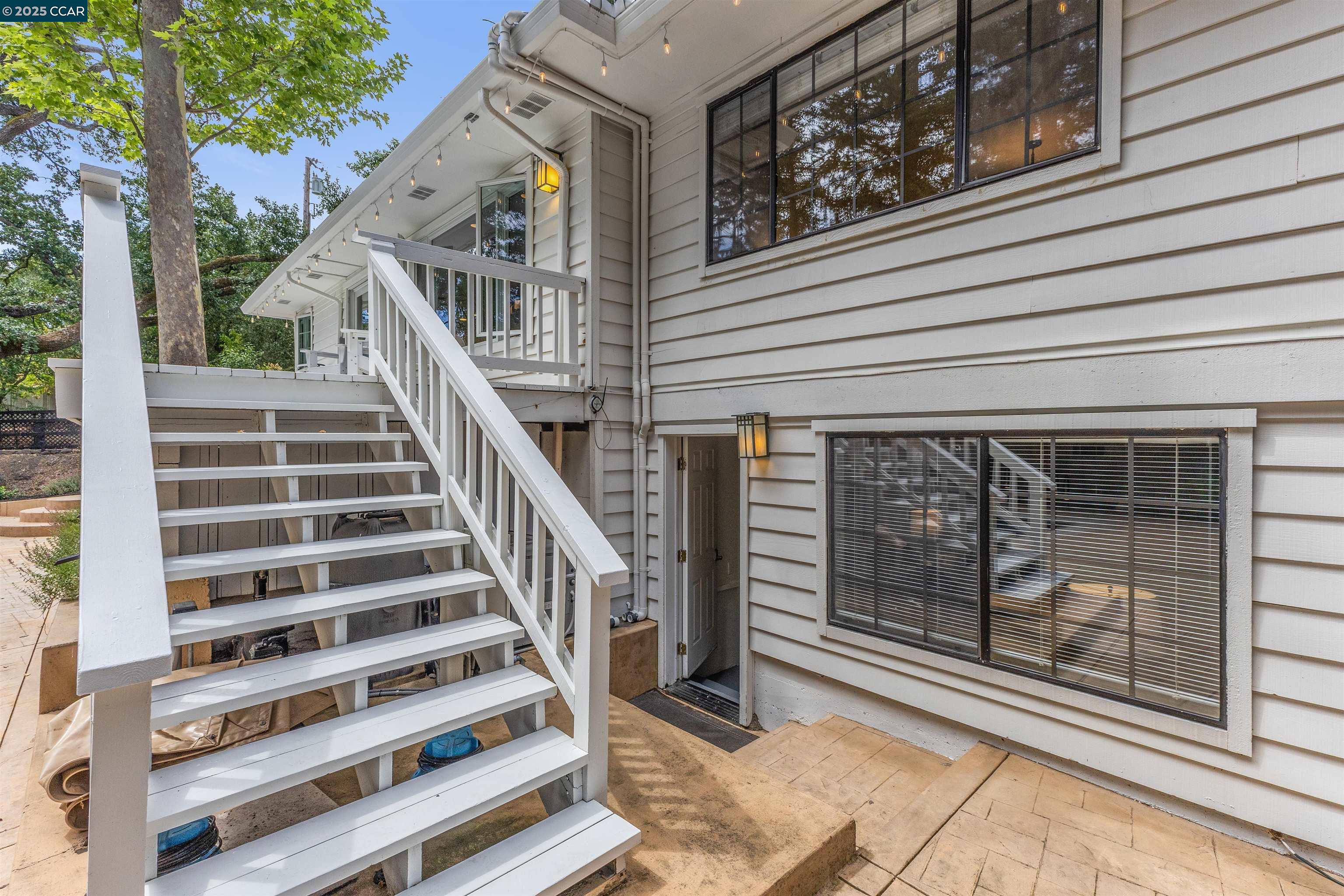 195 Whispering Trees Ln