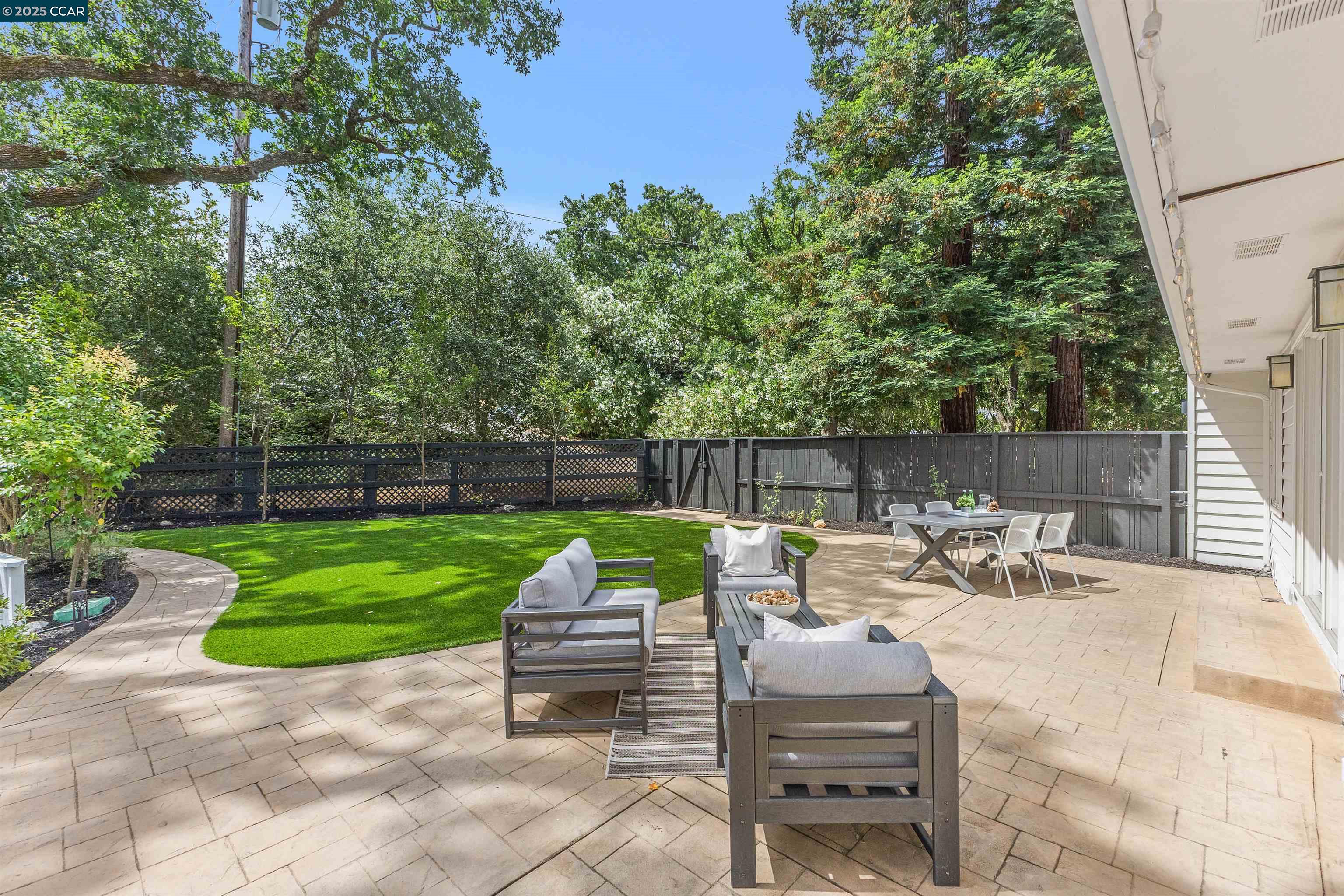 195 Whispering Trees Ln