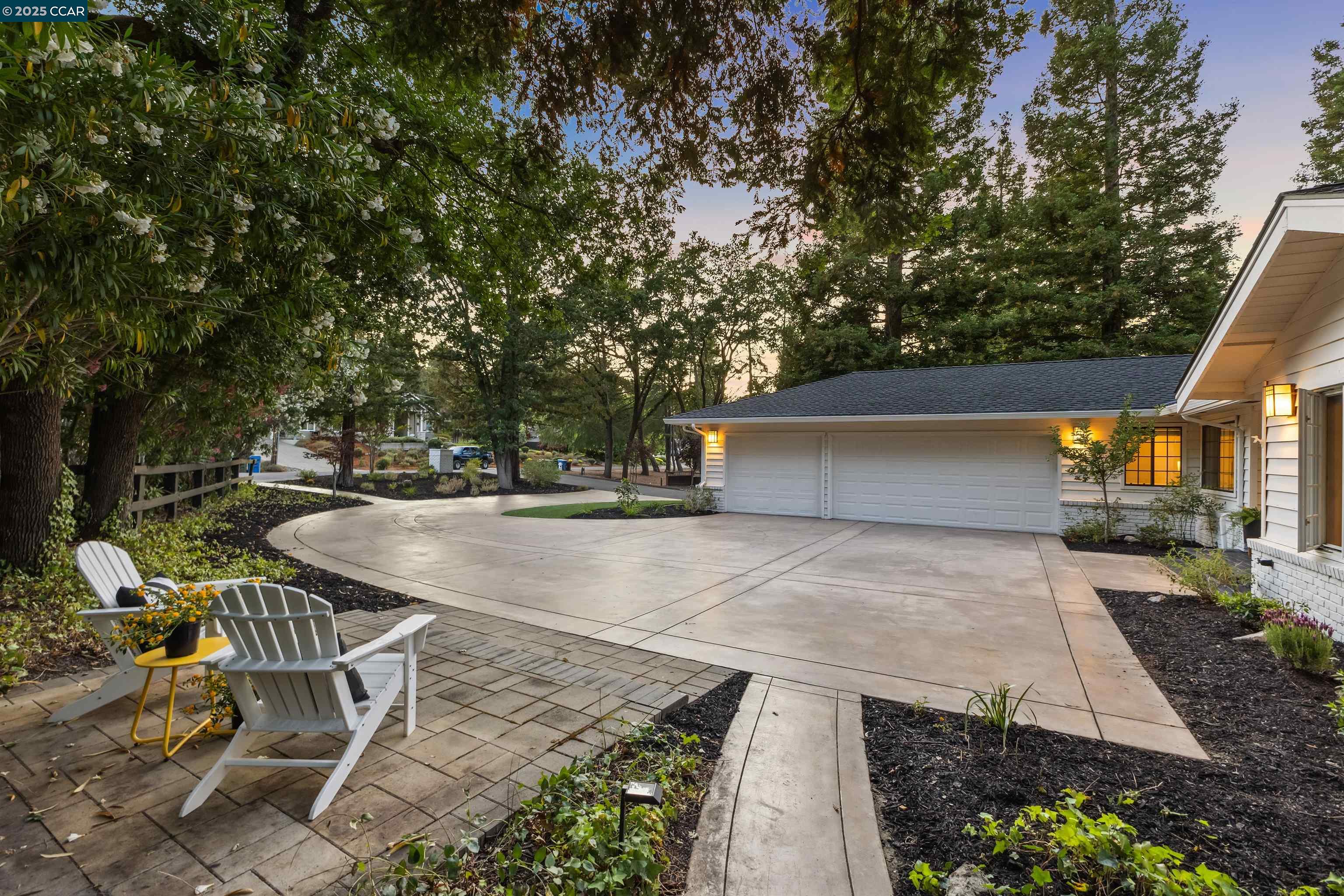 195 Whispering Trees Ln