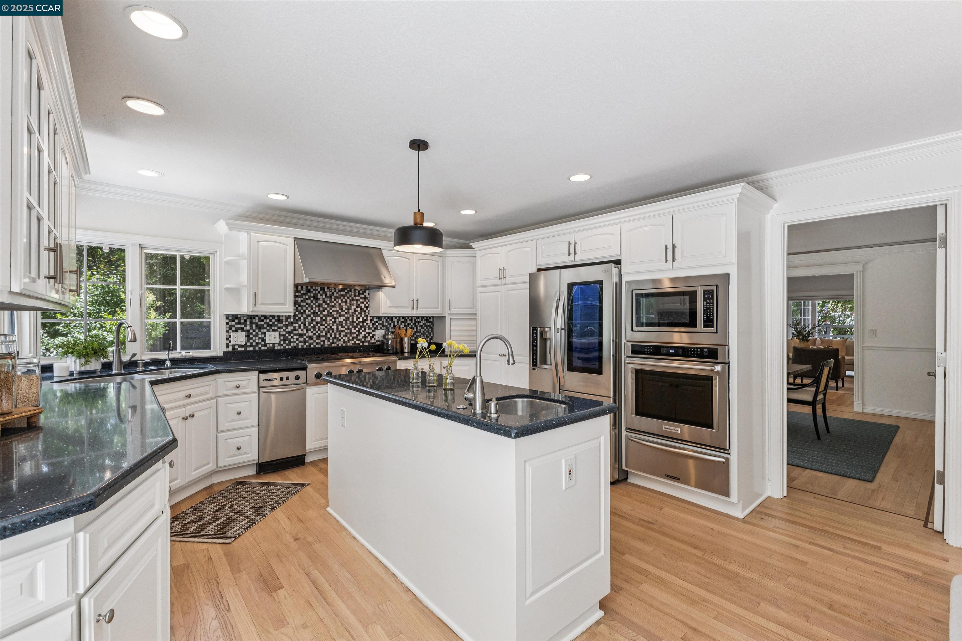 195 Whispering Trees Ln