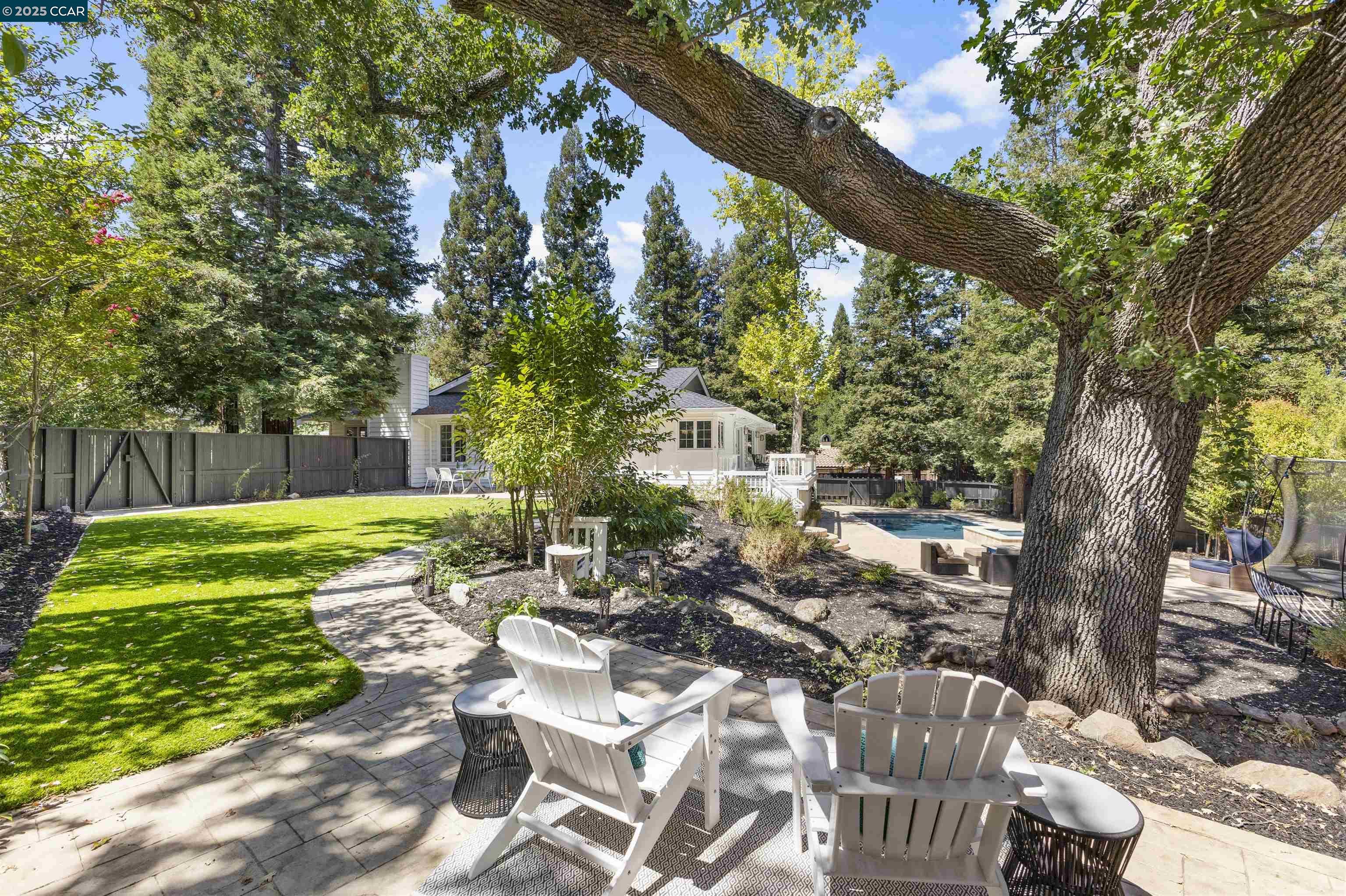 195 Whispering Trees Ln