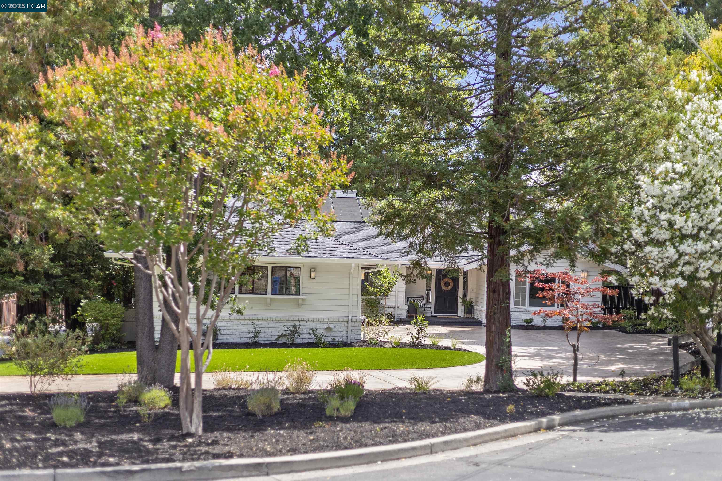195 Whispering Trees Ln