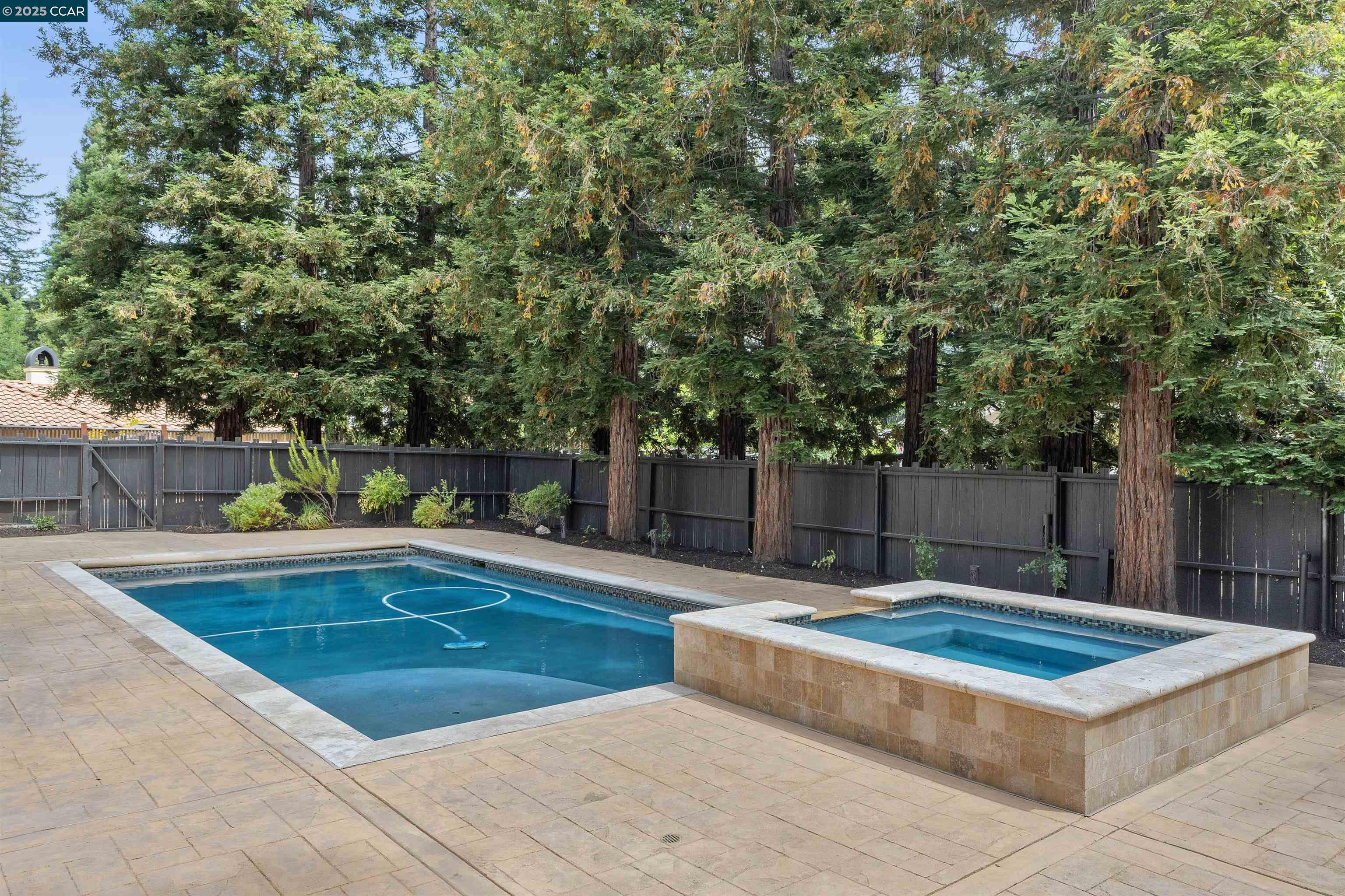 195 Whispering Trees Ln