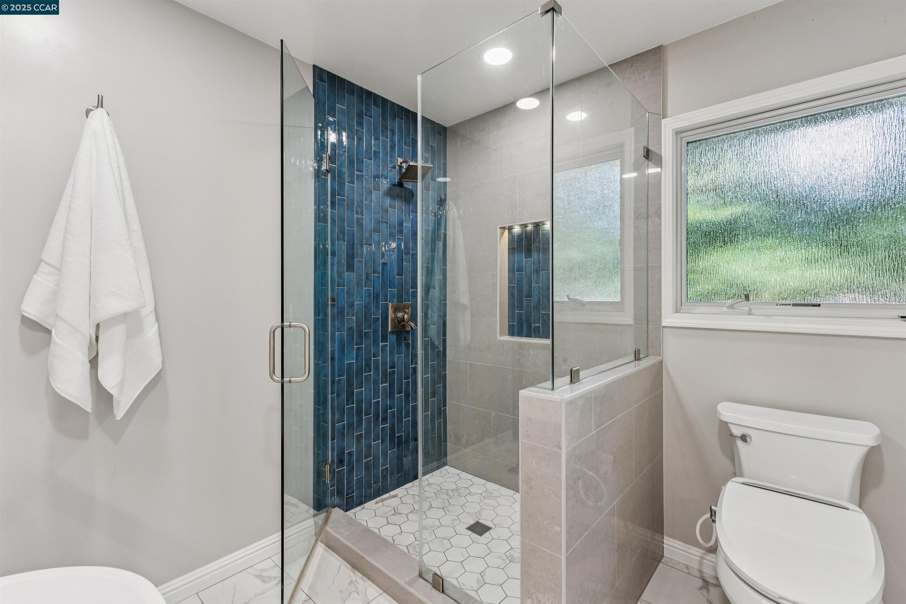 195 Whispering Trees Ln