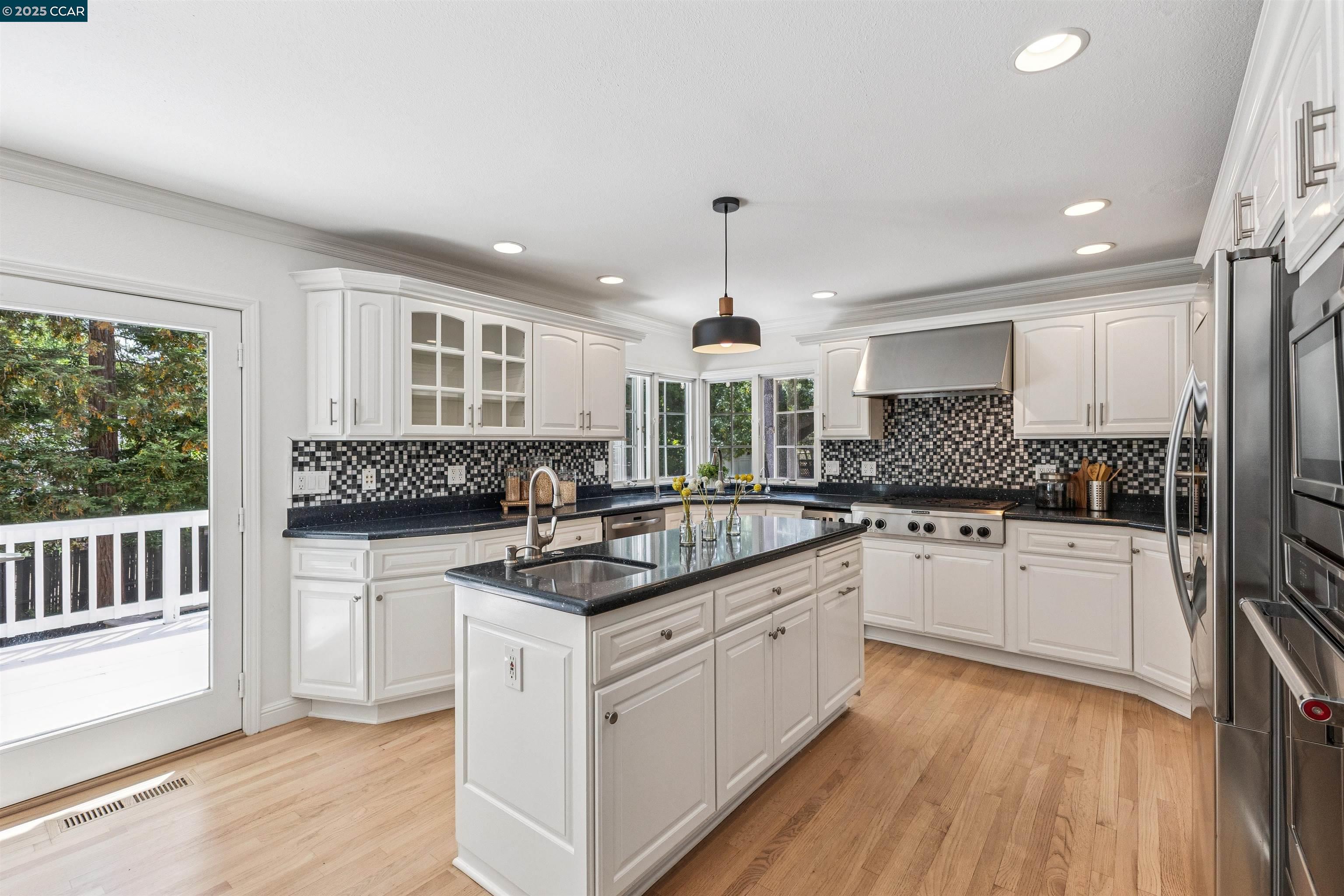 195 Whispering Trees Ln