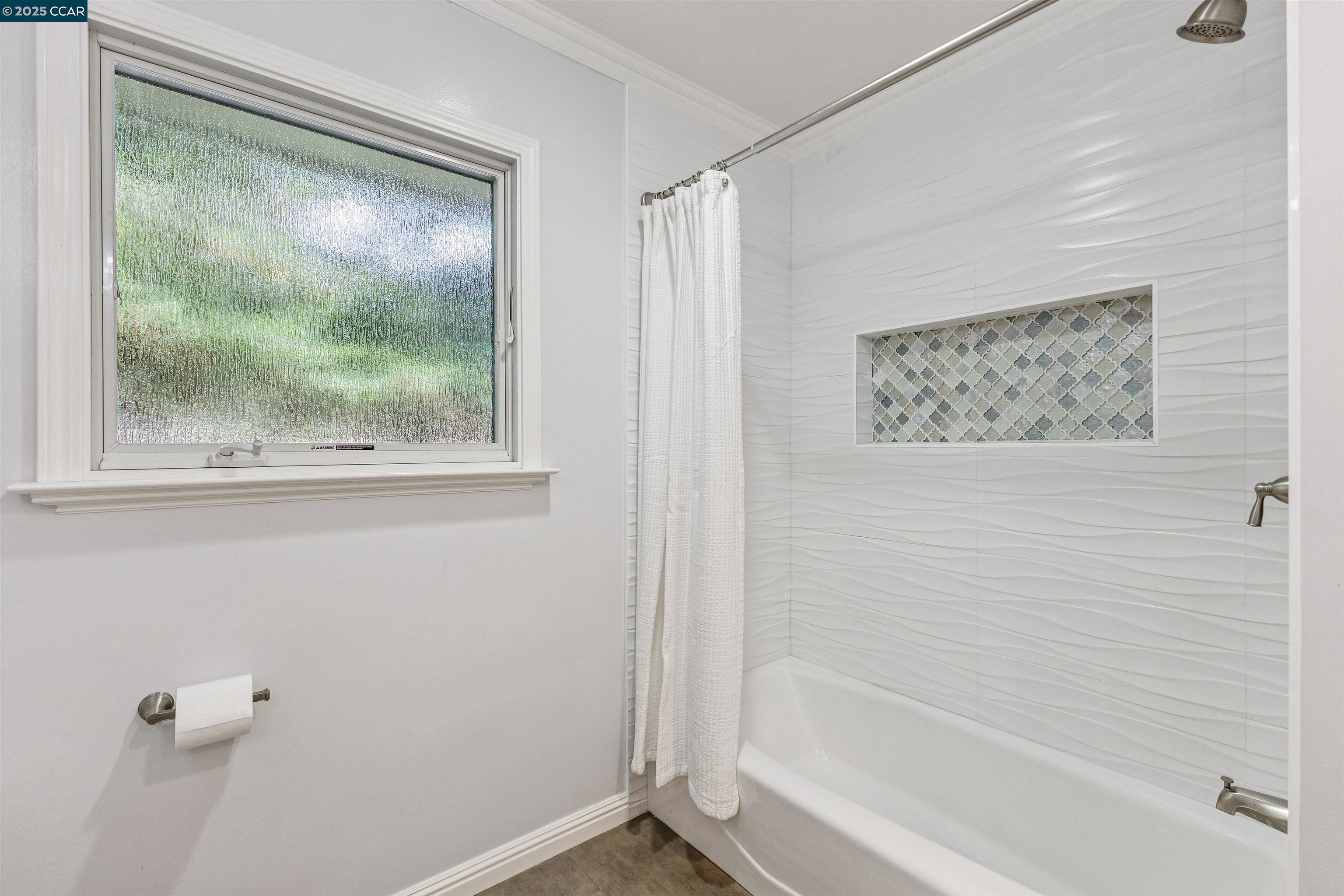 195 Whispering Trees Ln