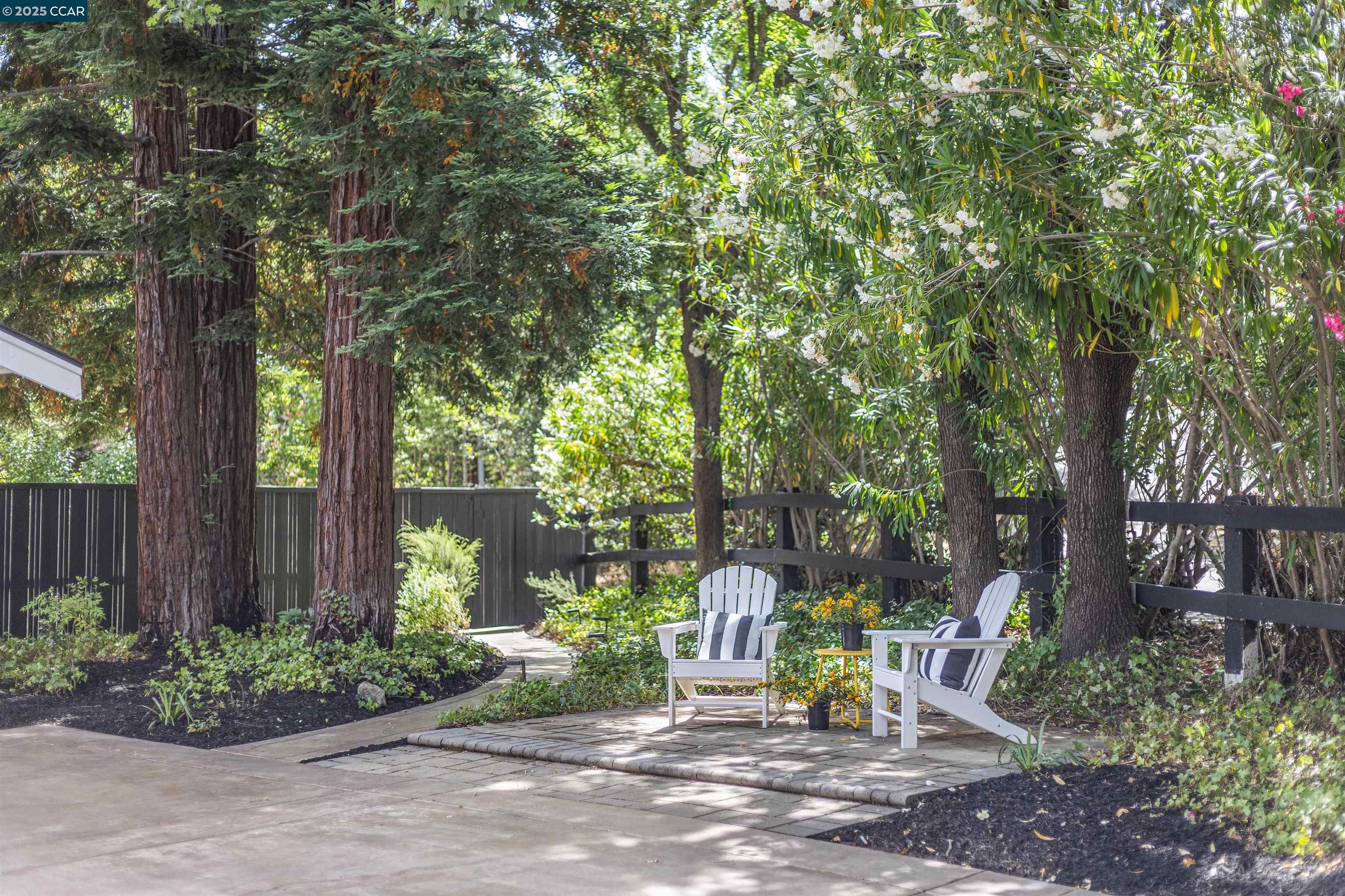 195 Whispering Trees Ln