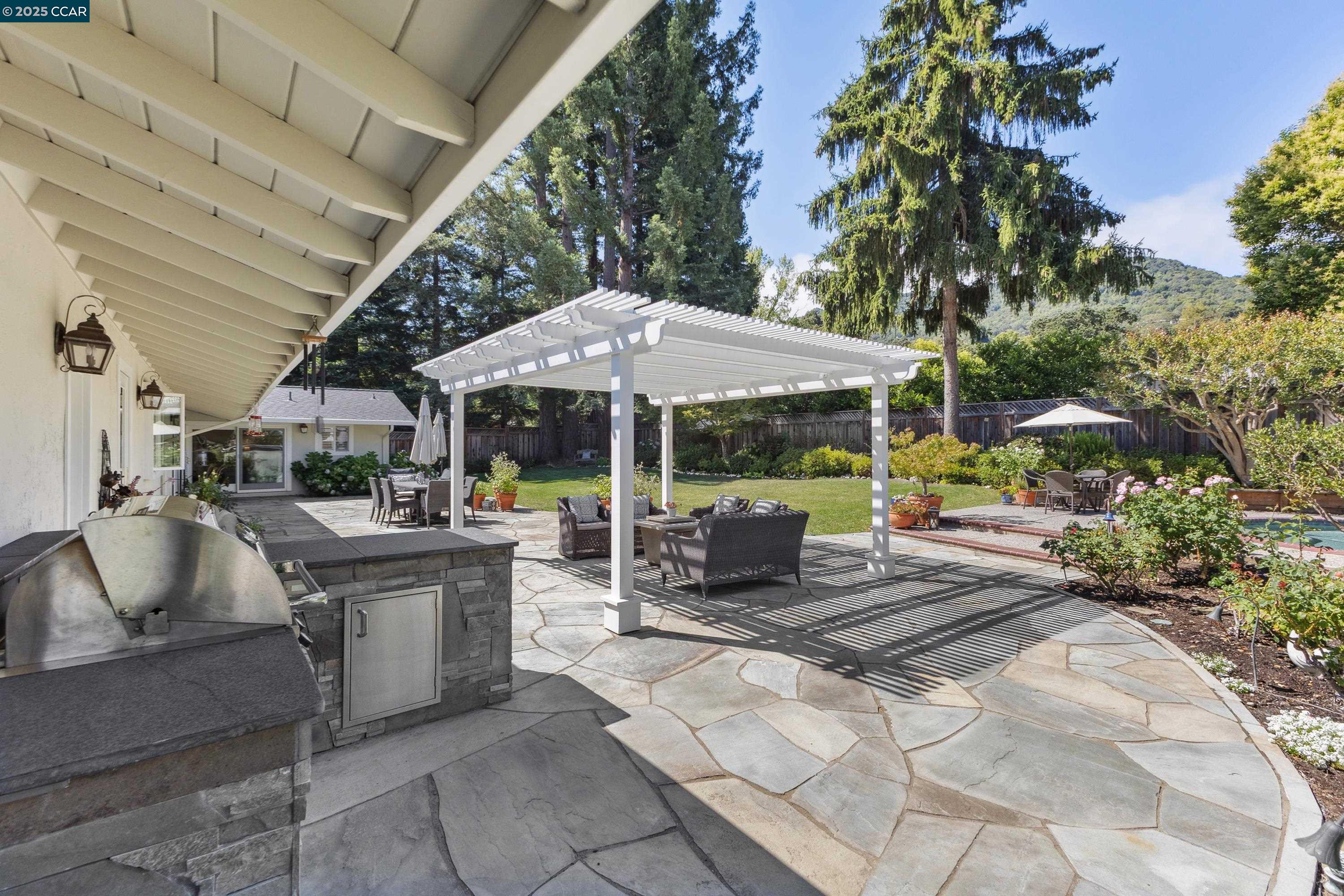 32 Diamond Ct