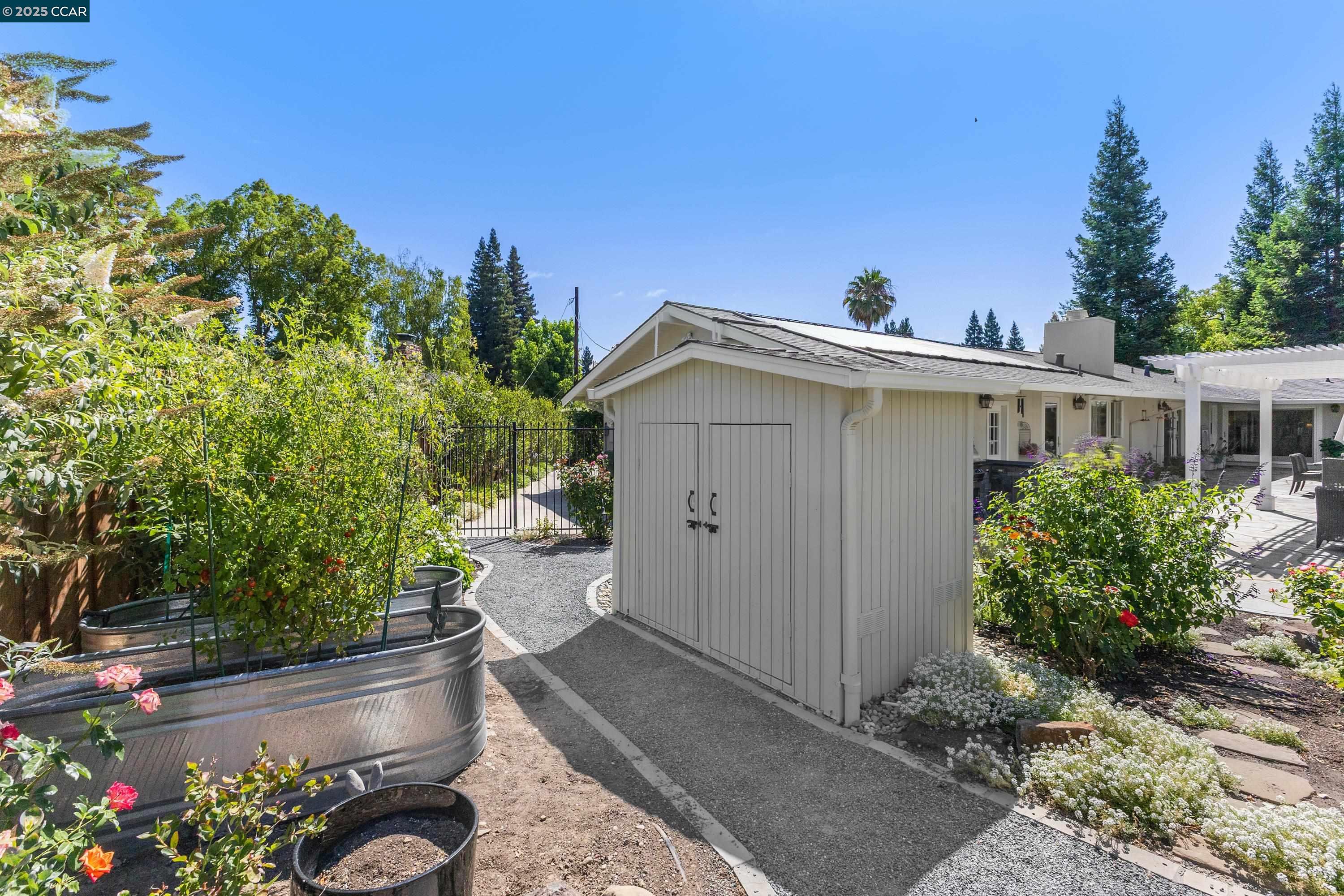 32 Diamond Ct