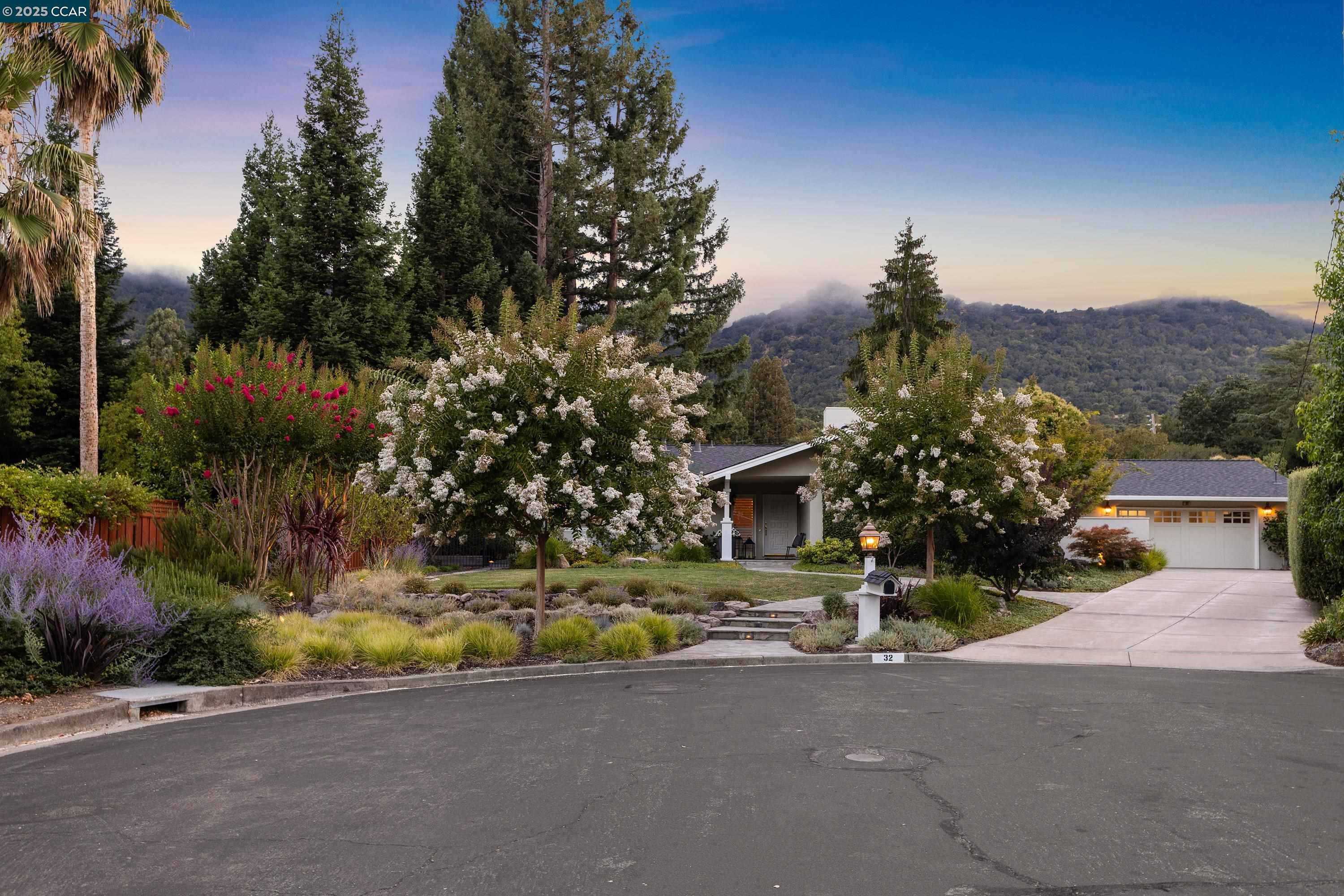 32 Diamond Ct