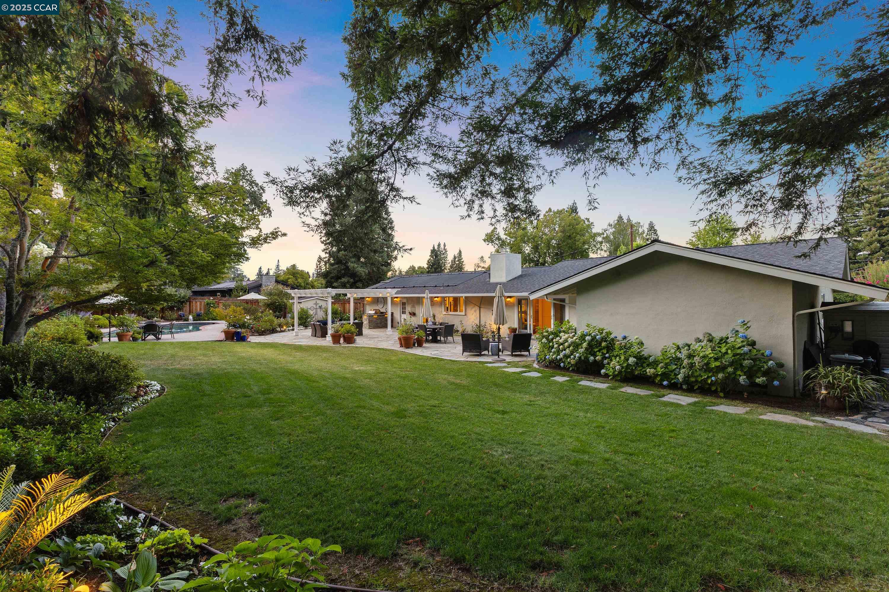 32 Diamond Ct
