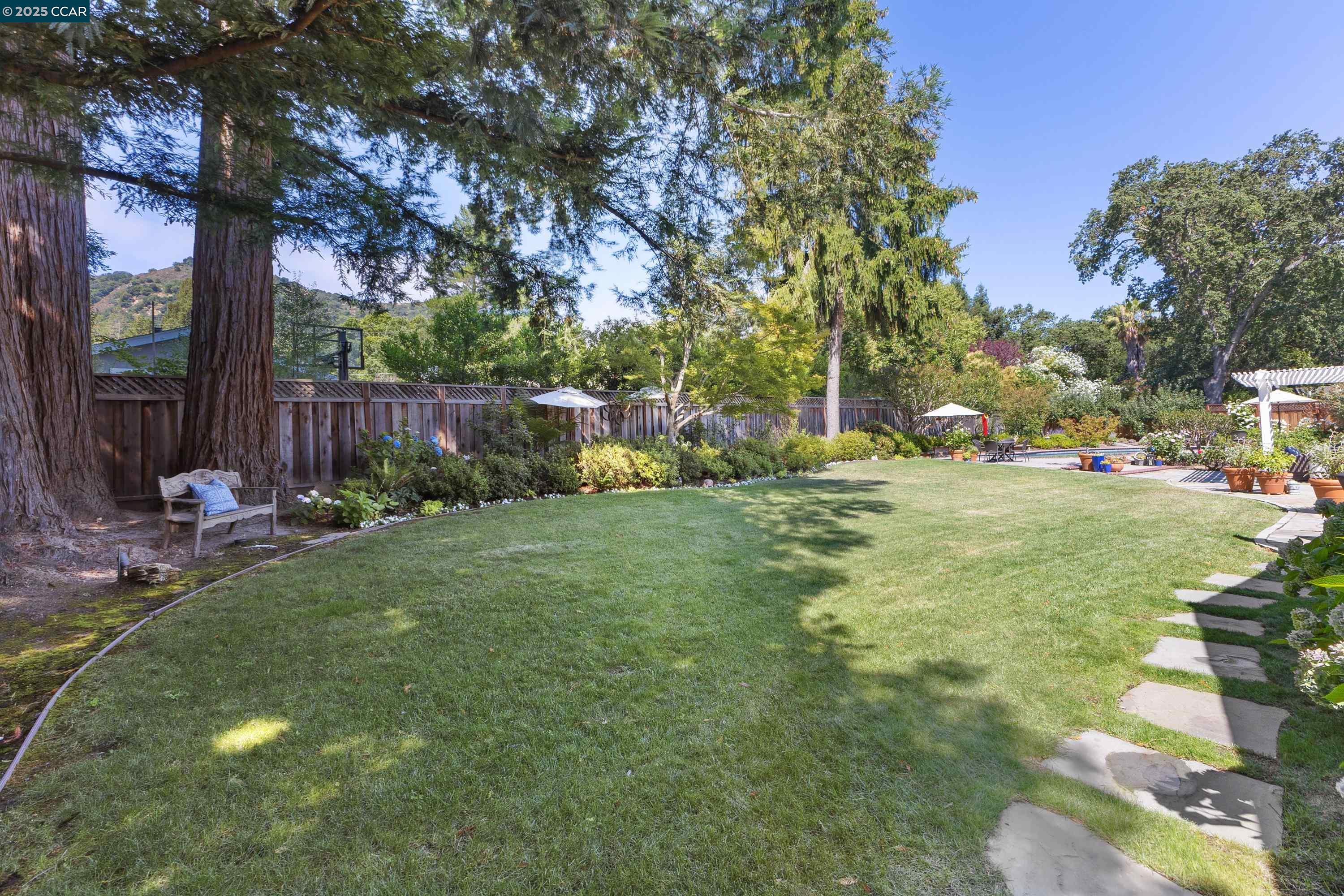 32 Diamond Ct