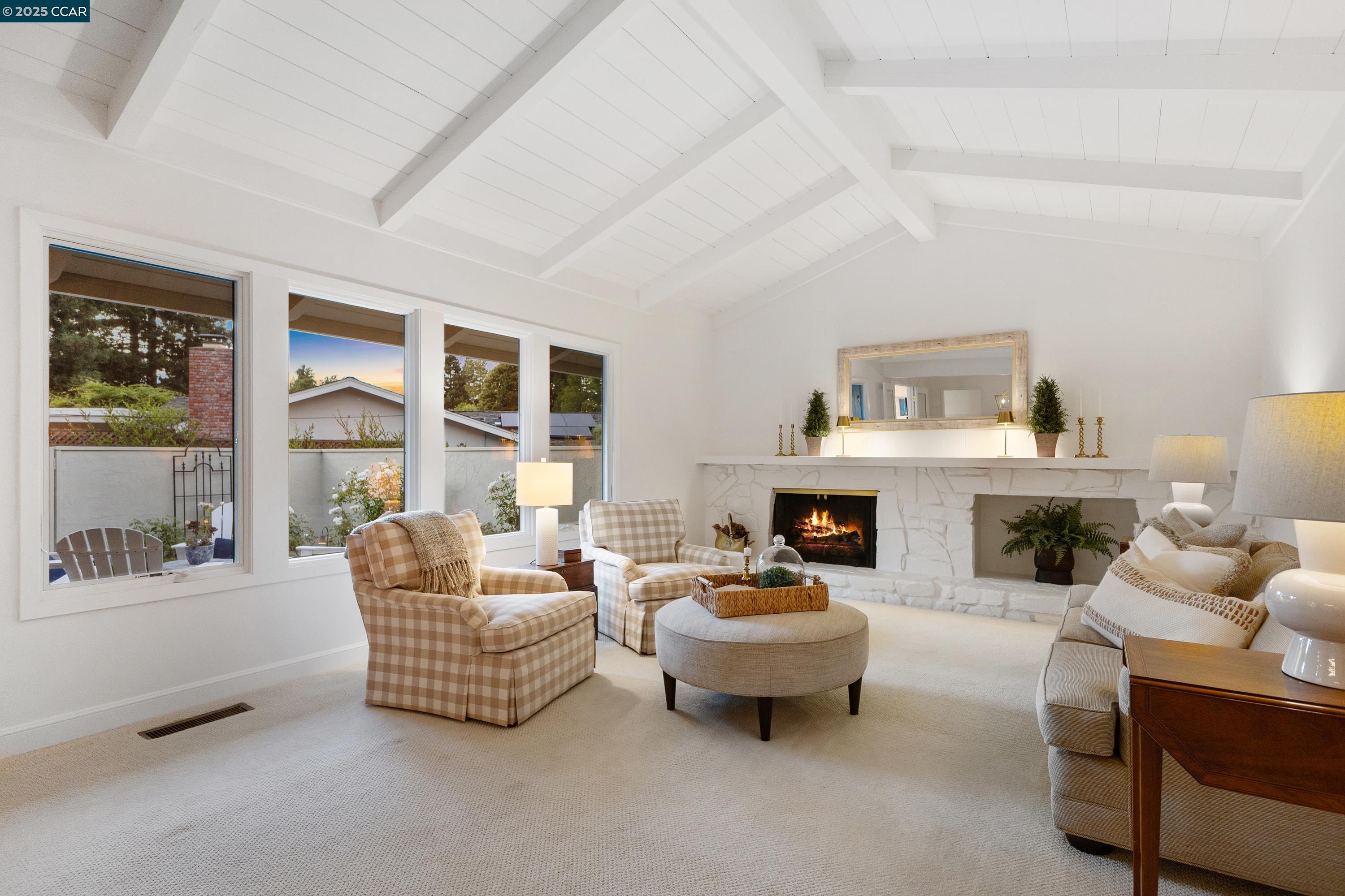 32 Diamond Ct