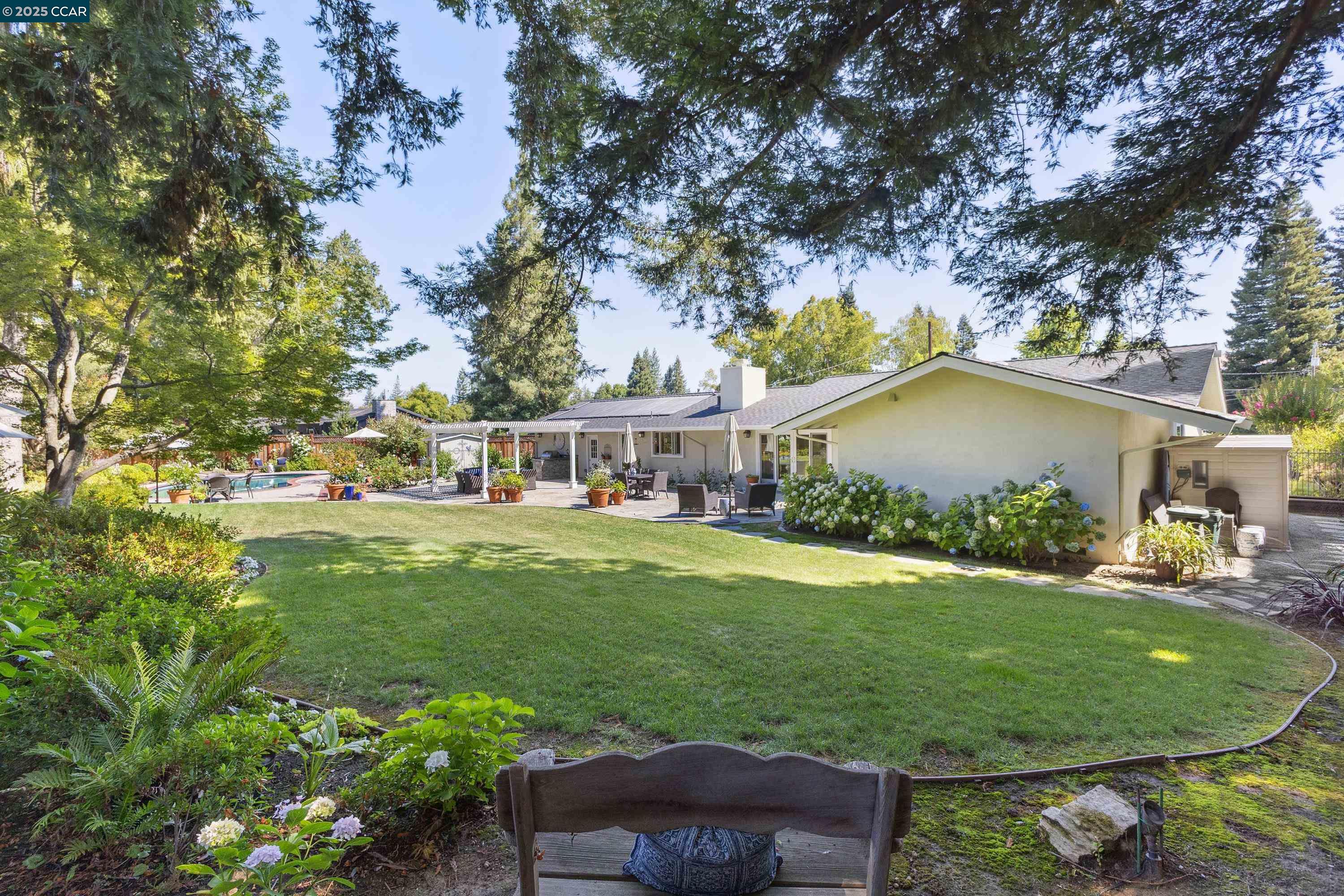 32 Diamond Ct
