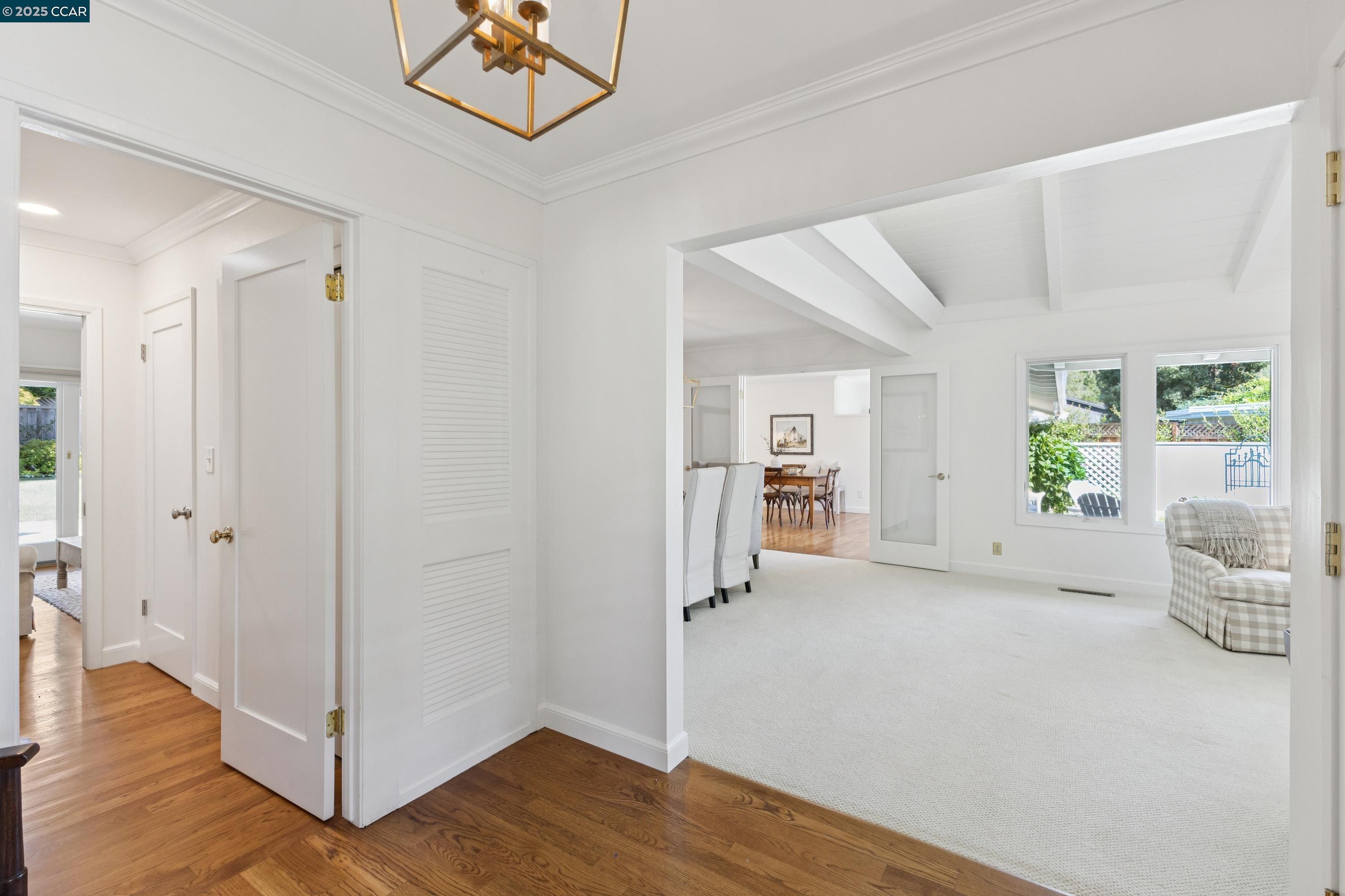 32 Diamond Ct