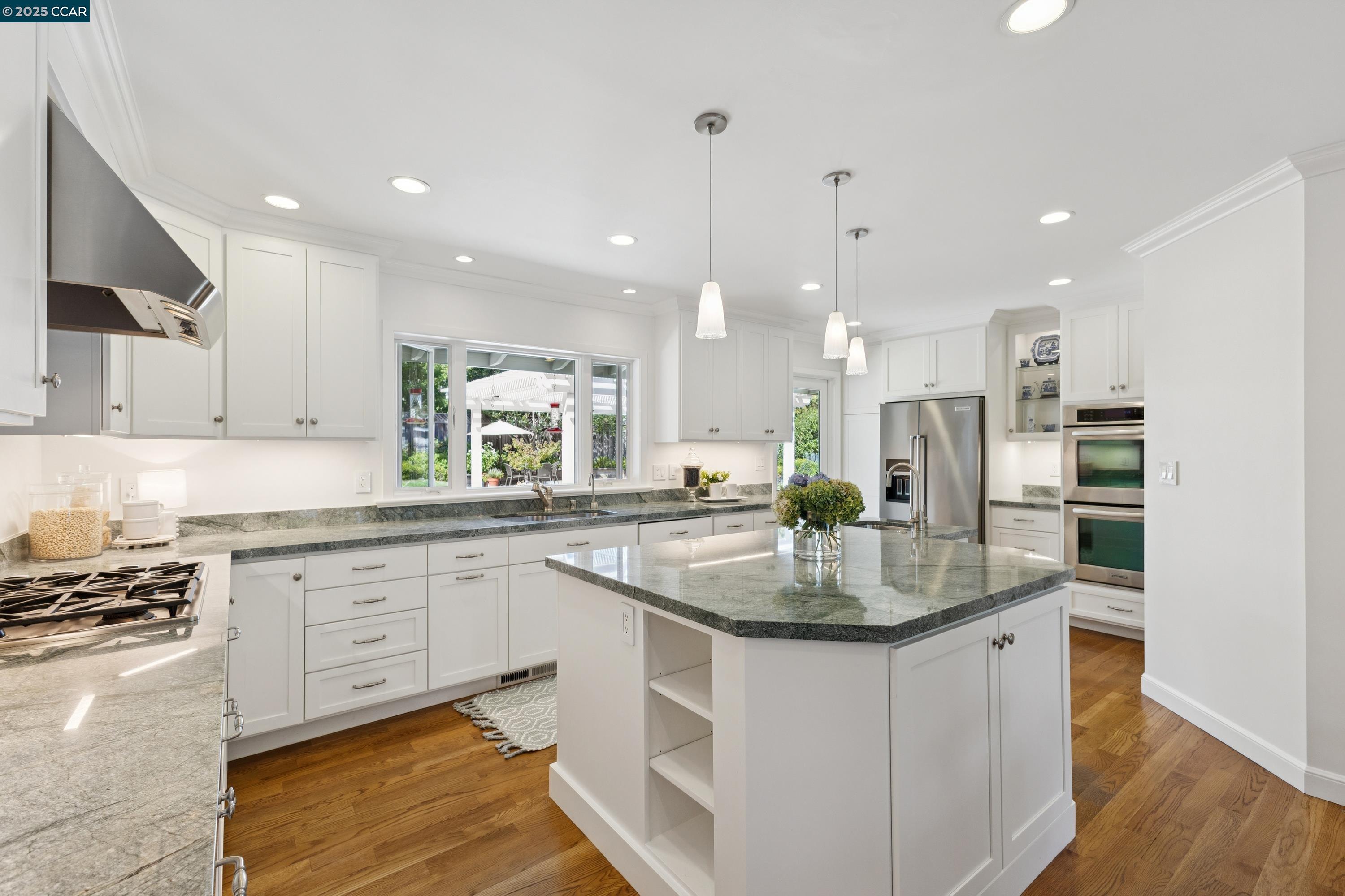 32 Diamond Ct