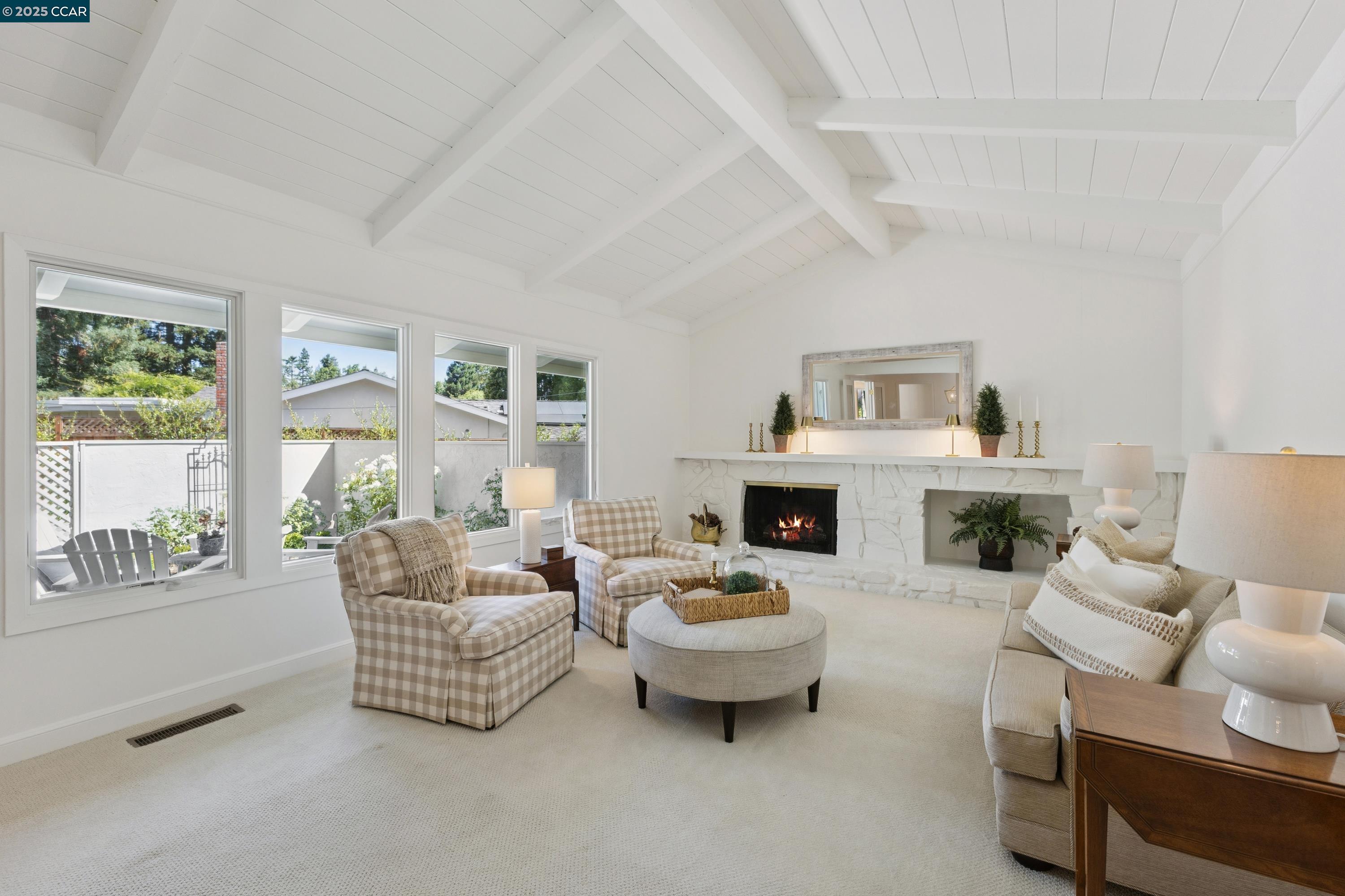 32 Diamond Ct