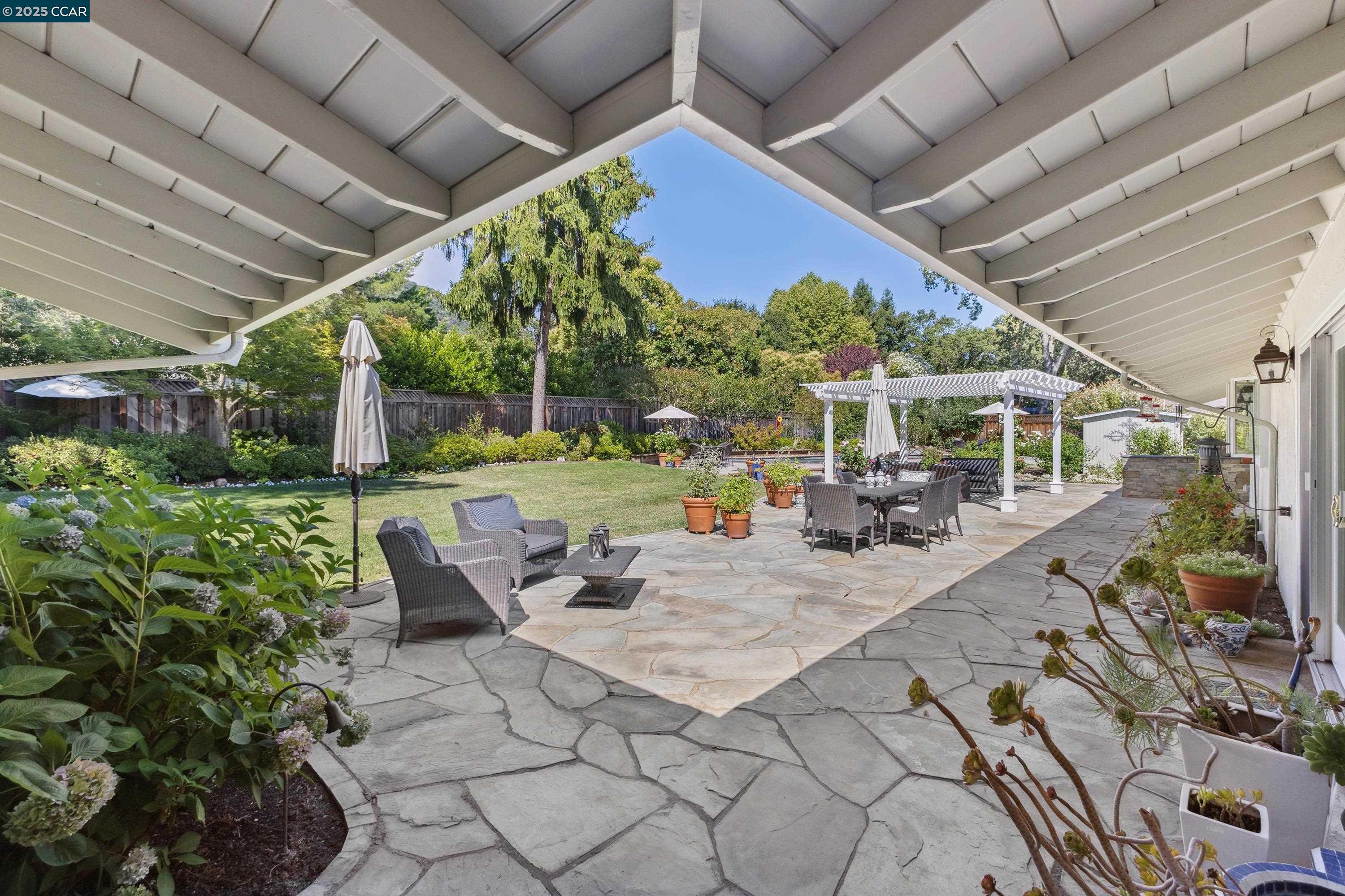 32 Diamond Ct