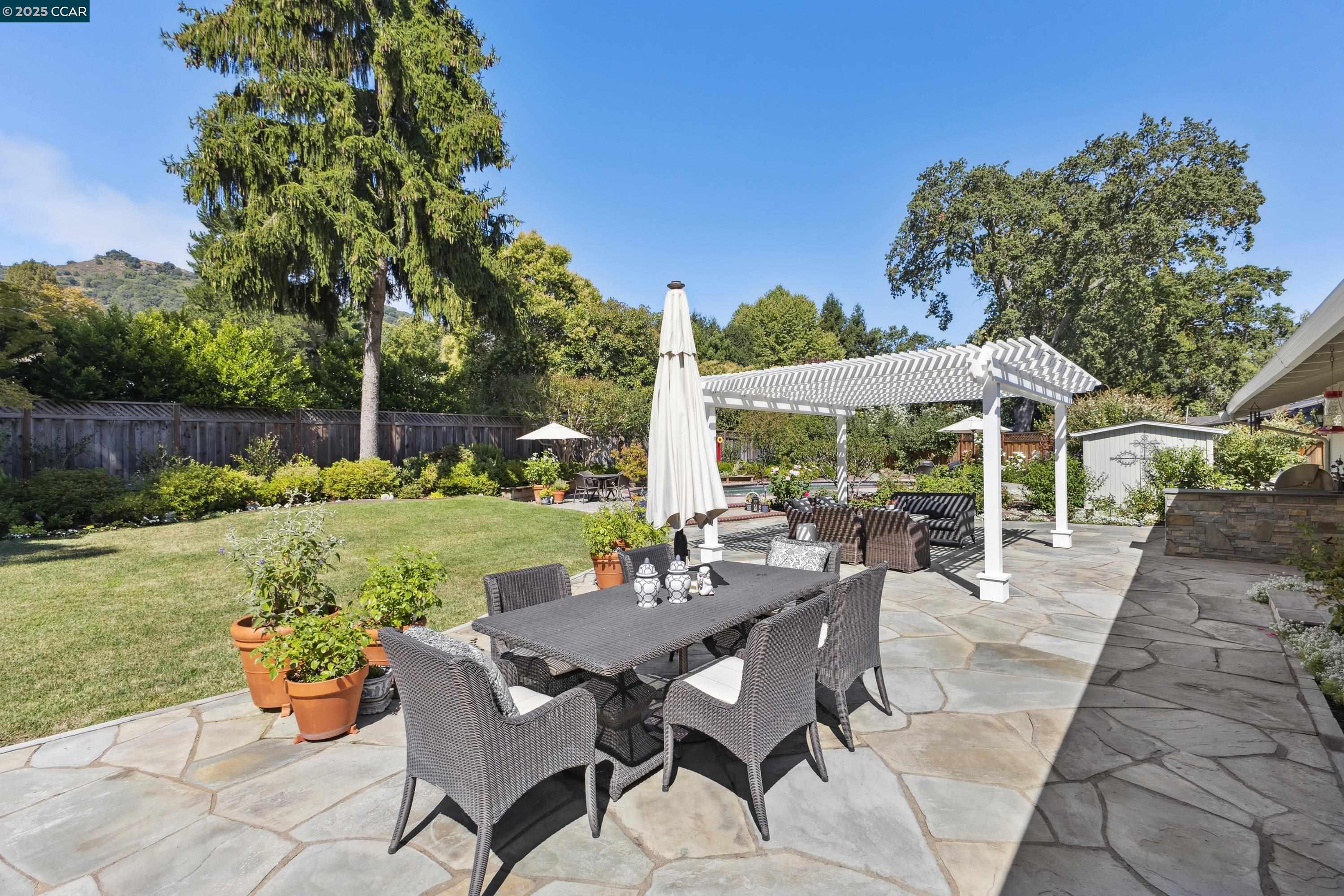 32 Diamond Ct
