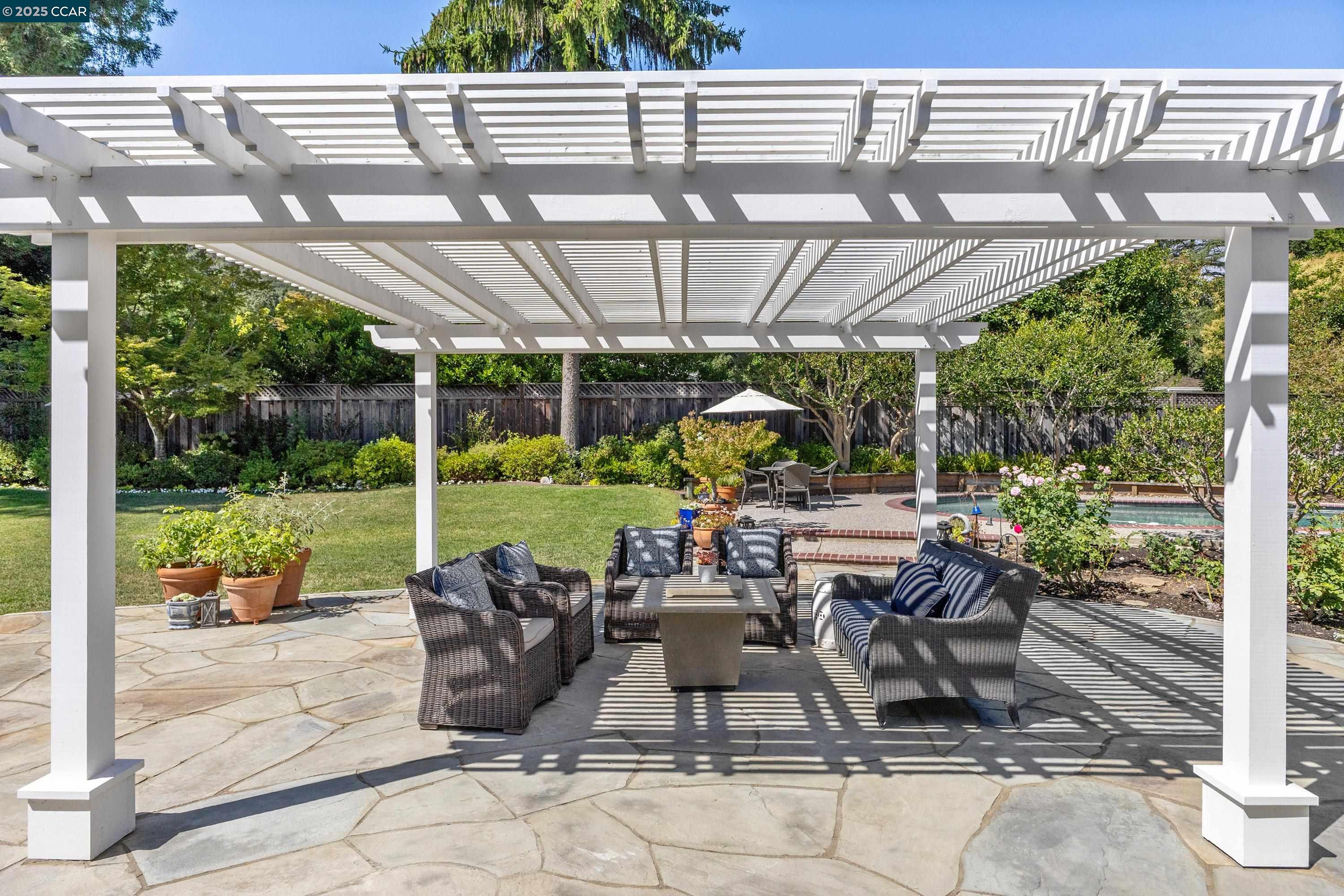 32 Diamond Ct