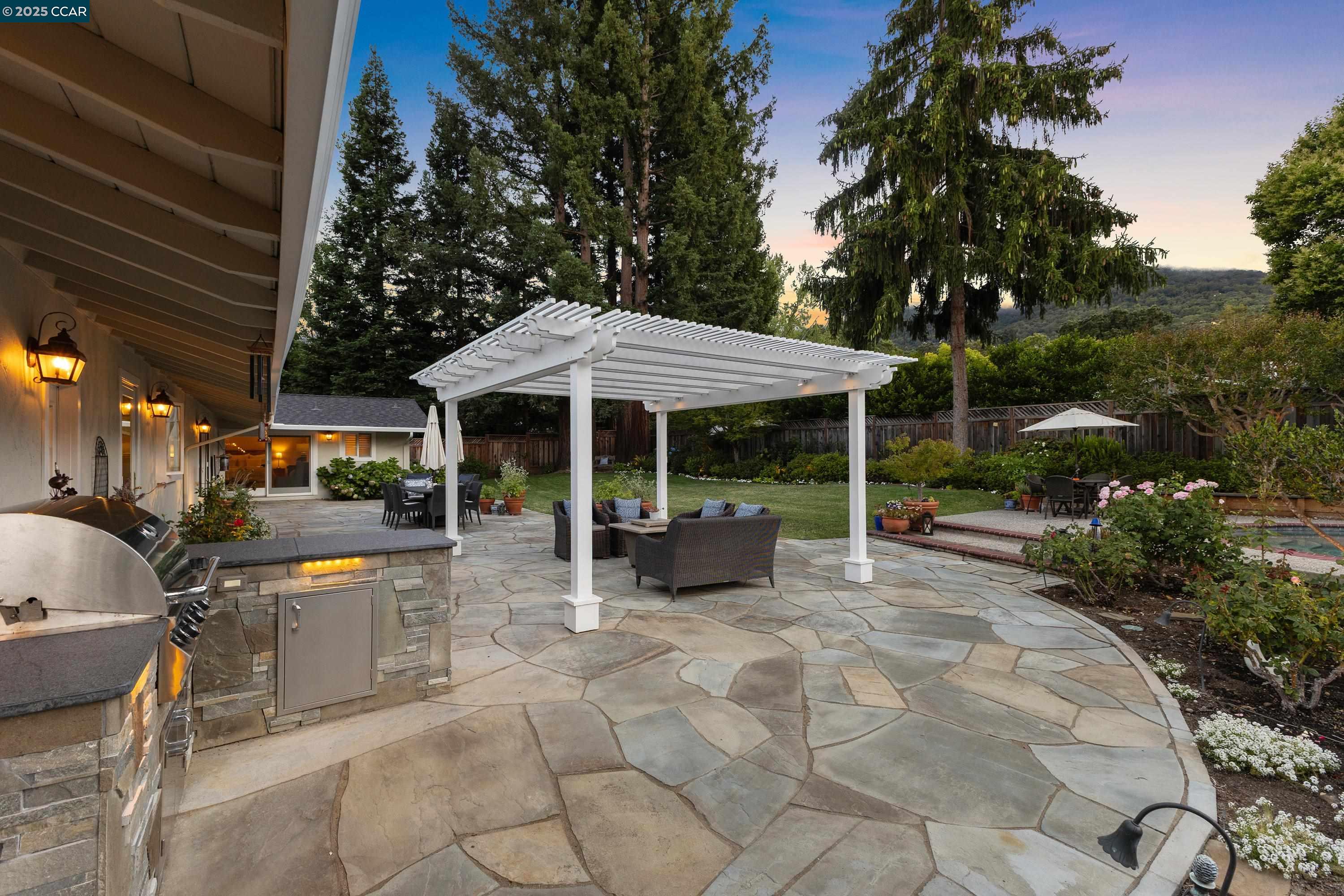 32 Diamond Ct