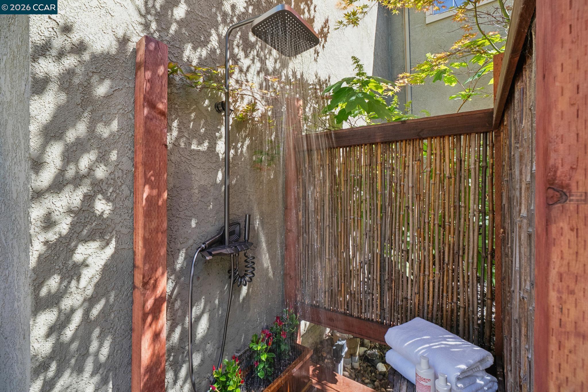 154 Crest Ave