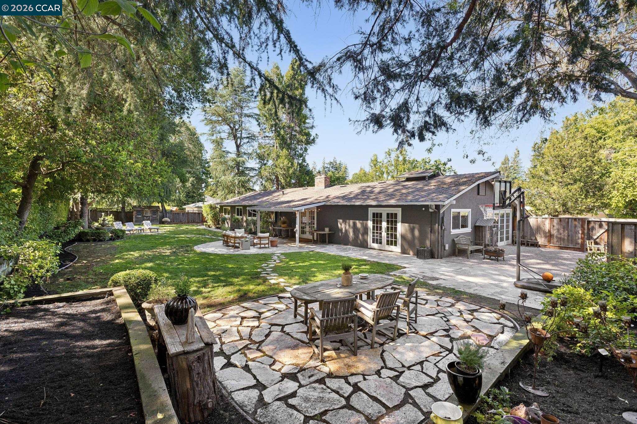 699 Terry Ln