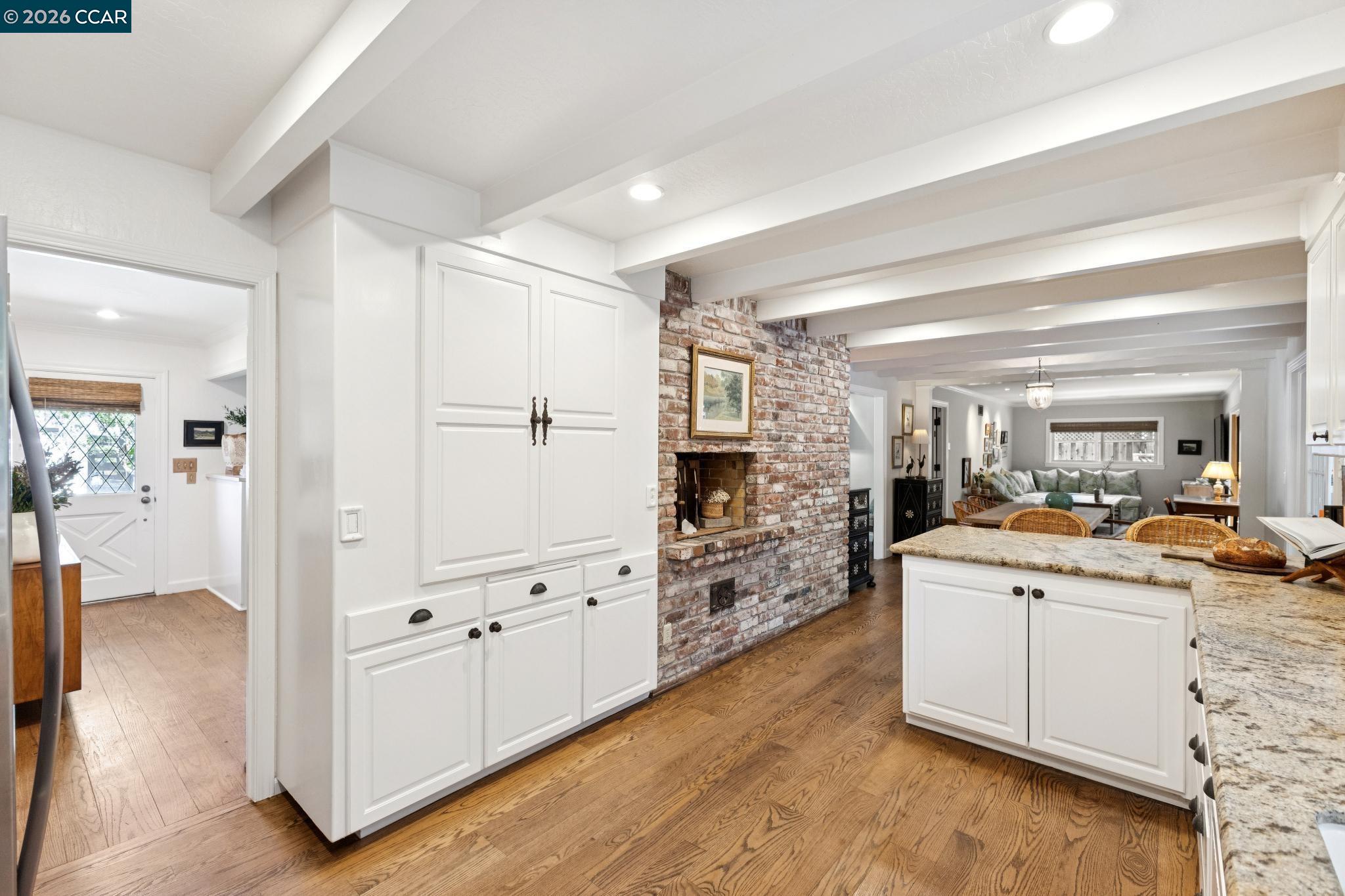 699 Terry Ln