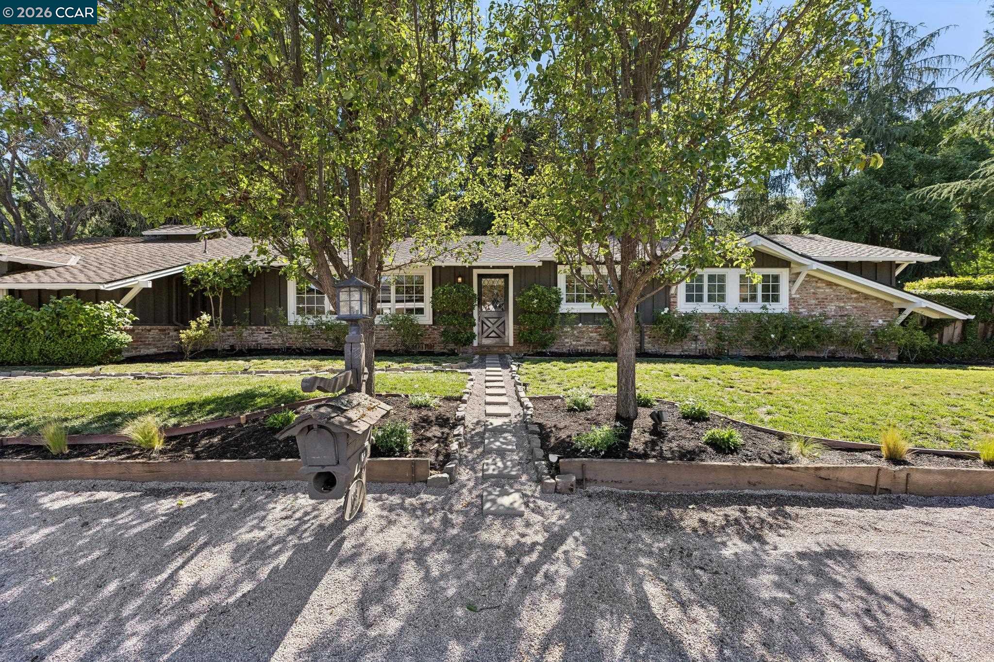 699 Terry Ln