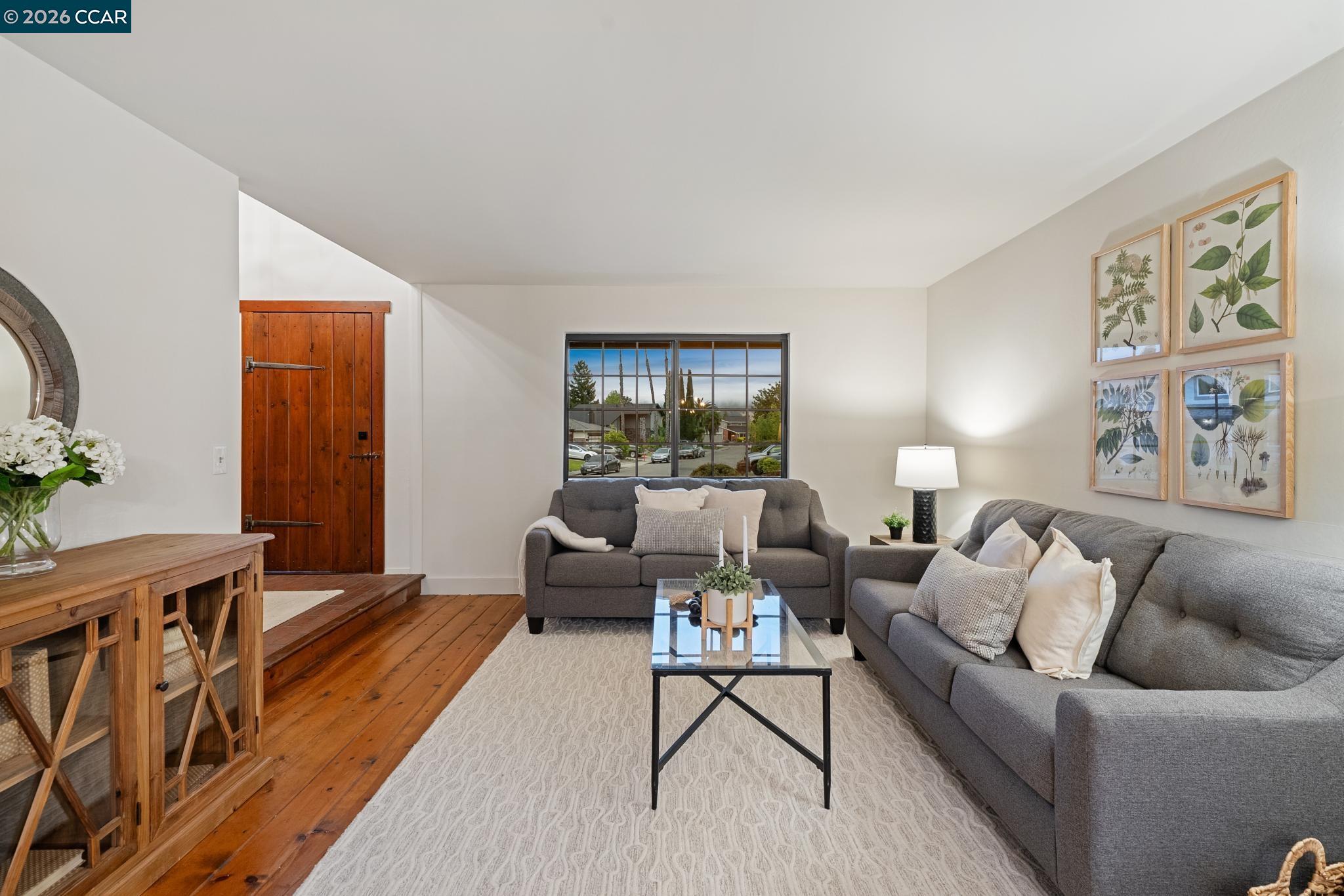 737 Arboles Pl