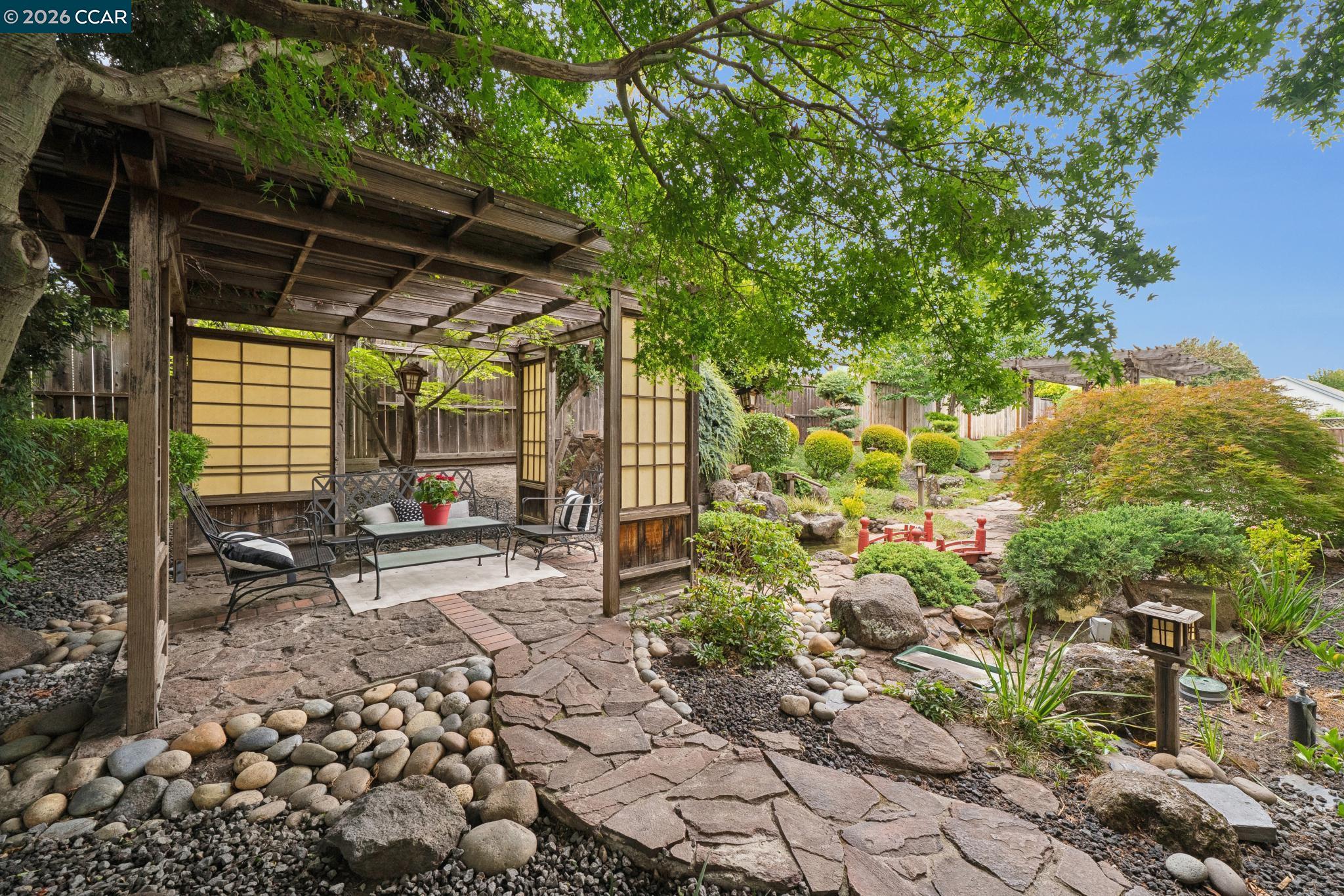 737 Arboles Pl