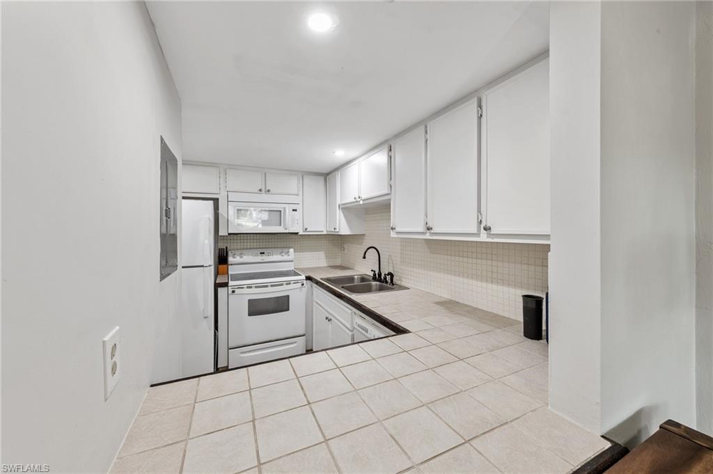 102 E Greens BLVD