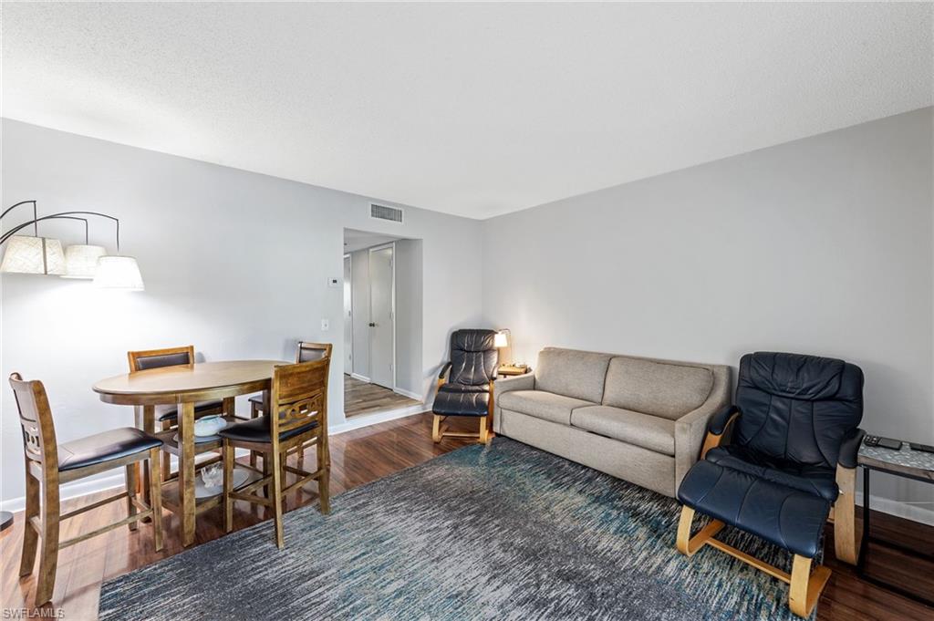 102 E Greens BLVD