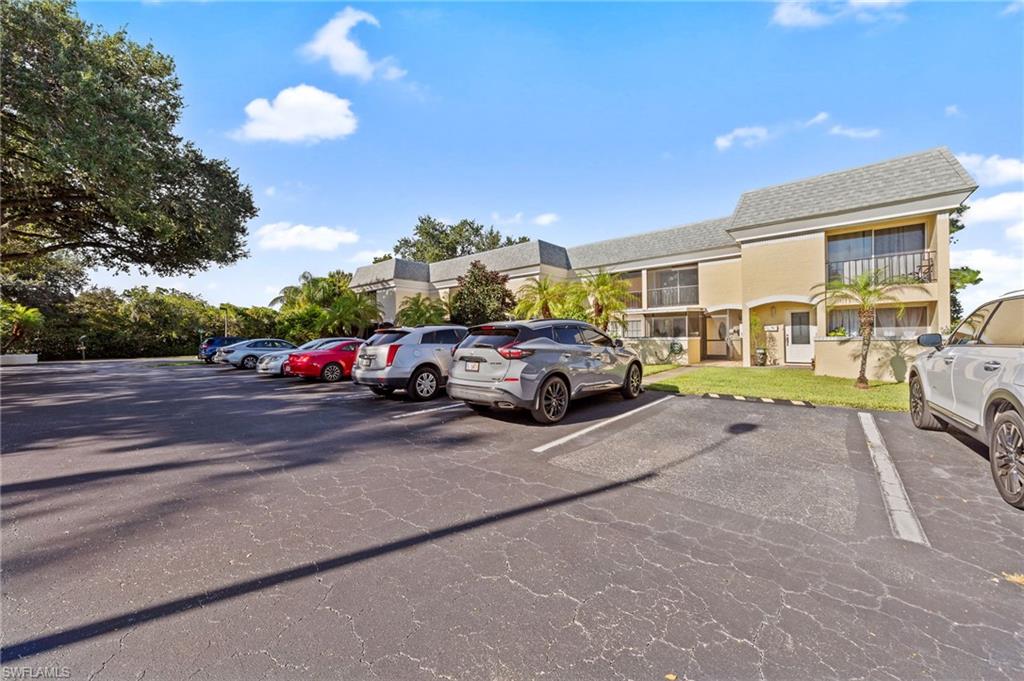 102 E Greens BLVD