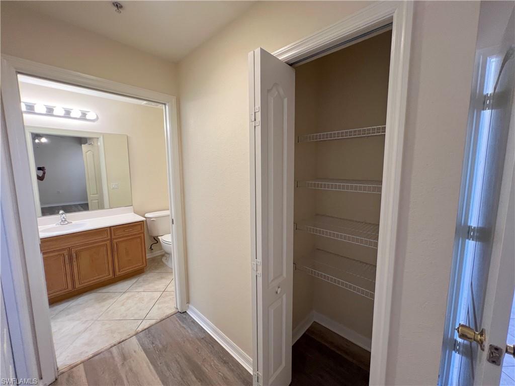 8470 Kingbird LOOP # 1033