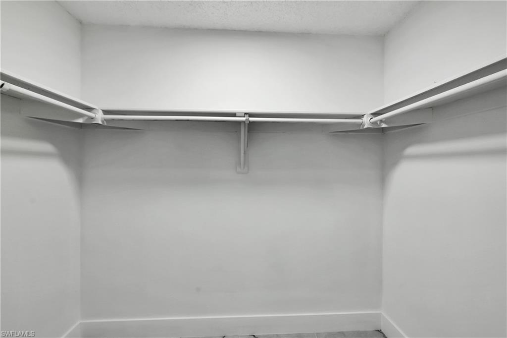 2210 Isle Of Pines AVE E