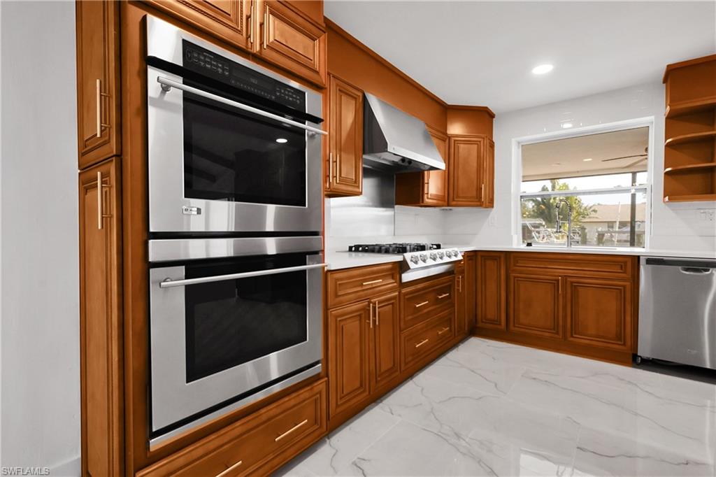 2210 Isle Of Pines AVE E