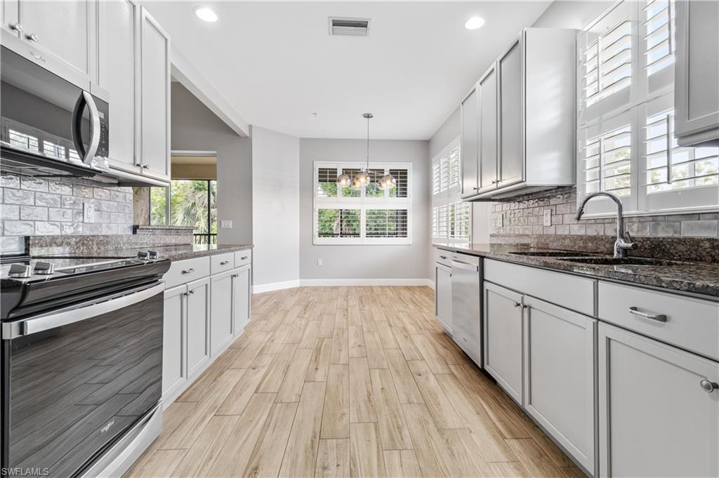 18900 Bay Woods Lake DR # 203