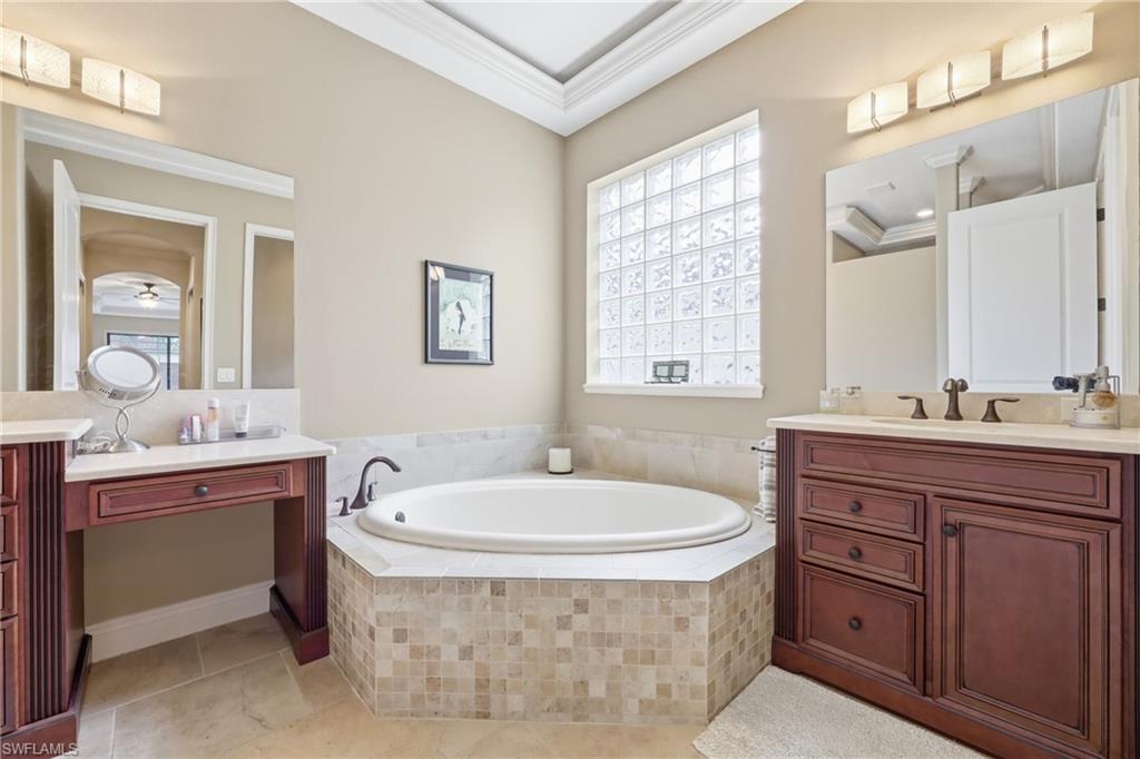 7414 Pointe Venezia DR