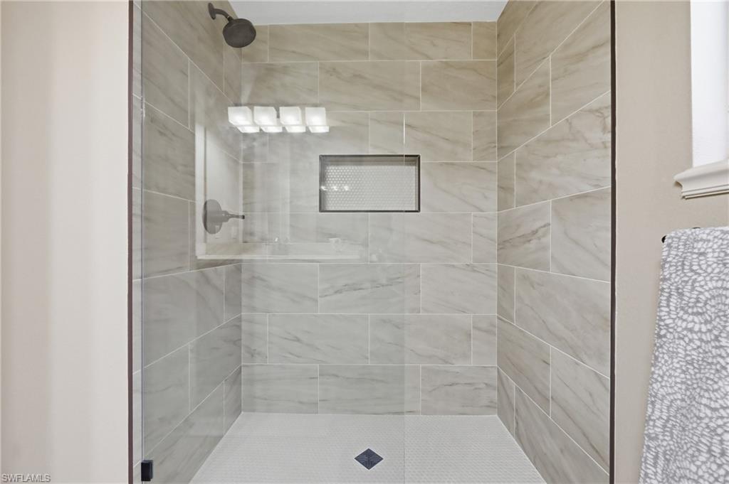 7414 Pointe Venezia DR