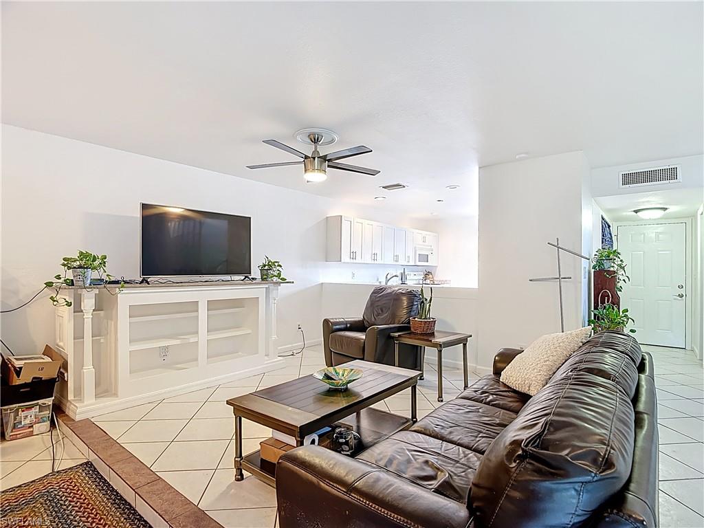 4293 Island Circle 4