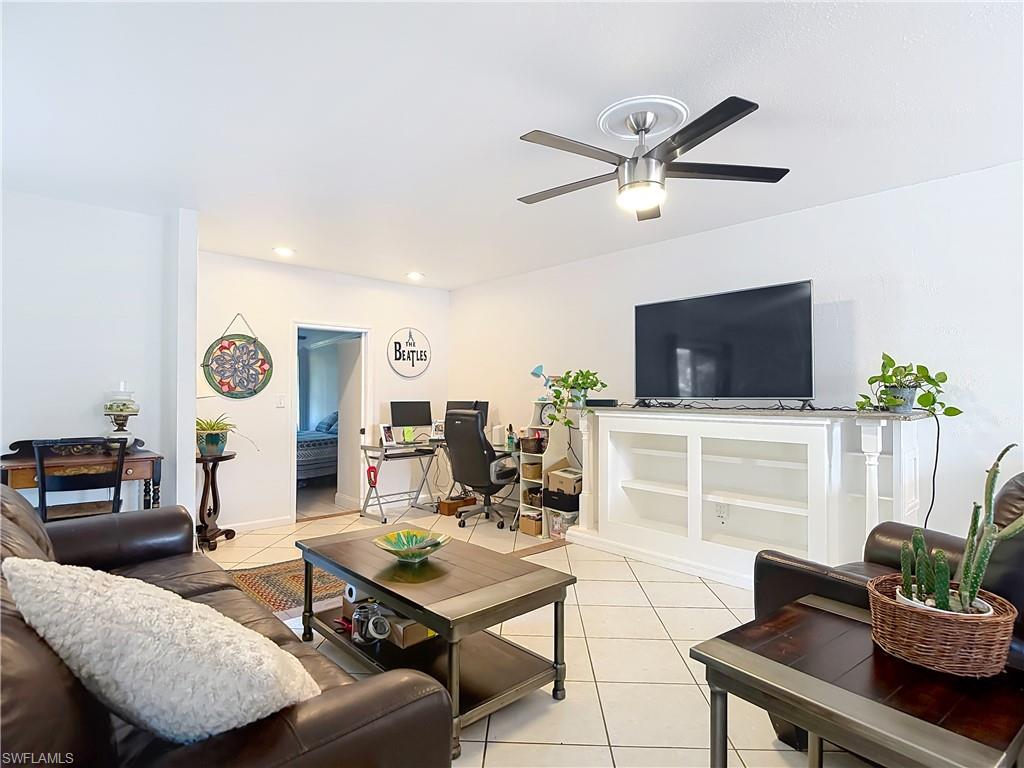 4293 Island Circle 4