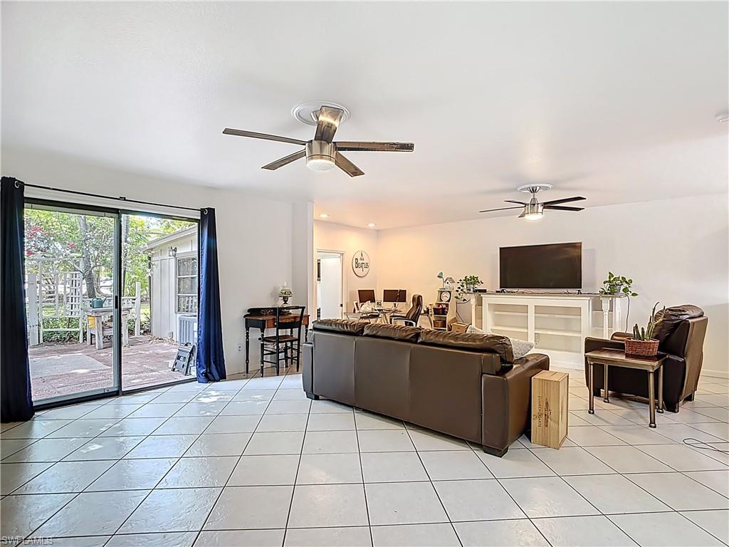 4293 Island Circle 4