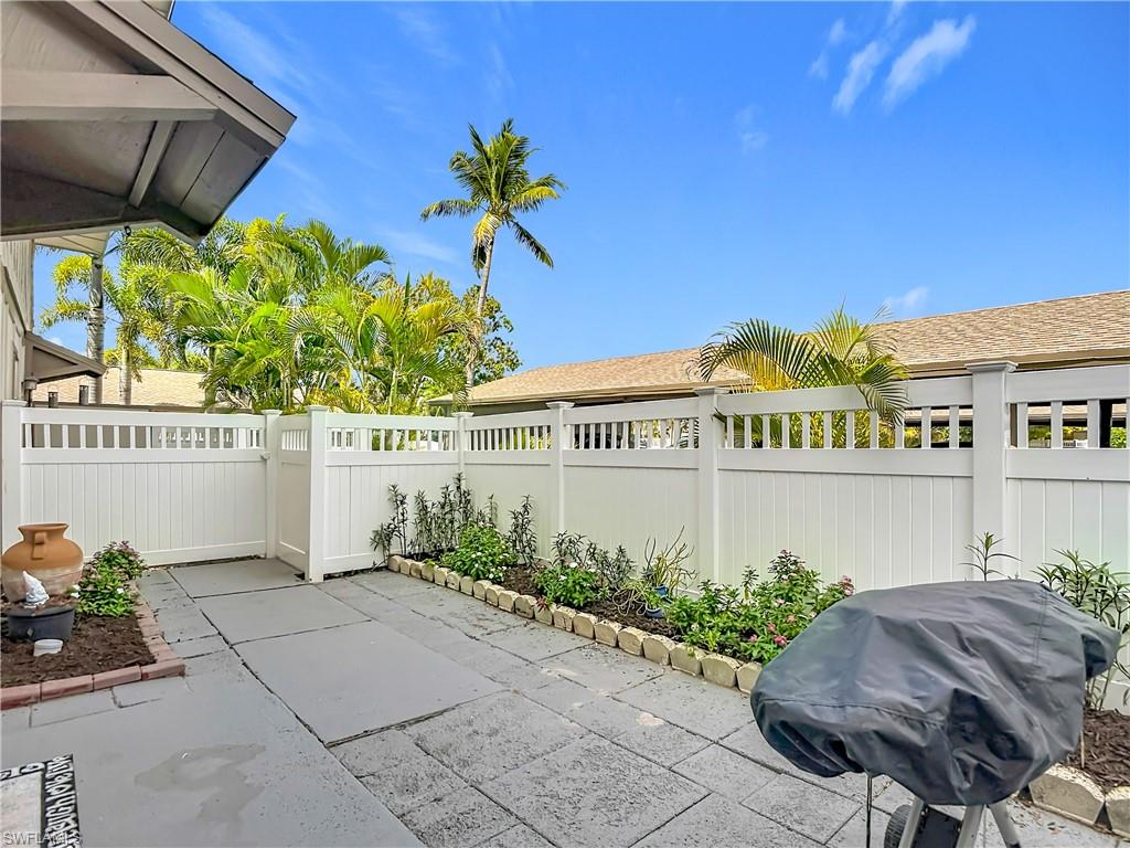 4293 Island Circle 4
